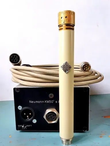 Telefunken ELA M 260 – Excellent état – Microphone à lampe haut de gamme  Je vends mon microphone à condensateur à lampe Telefu