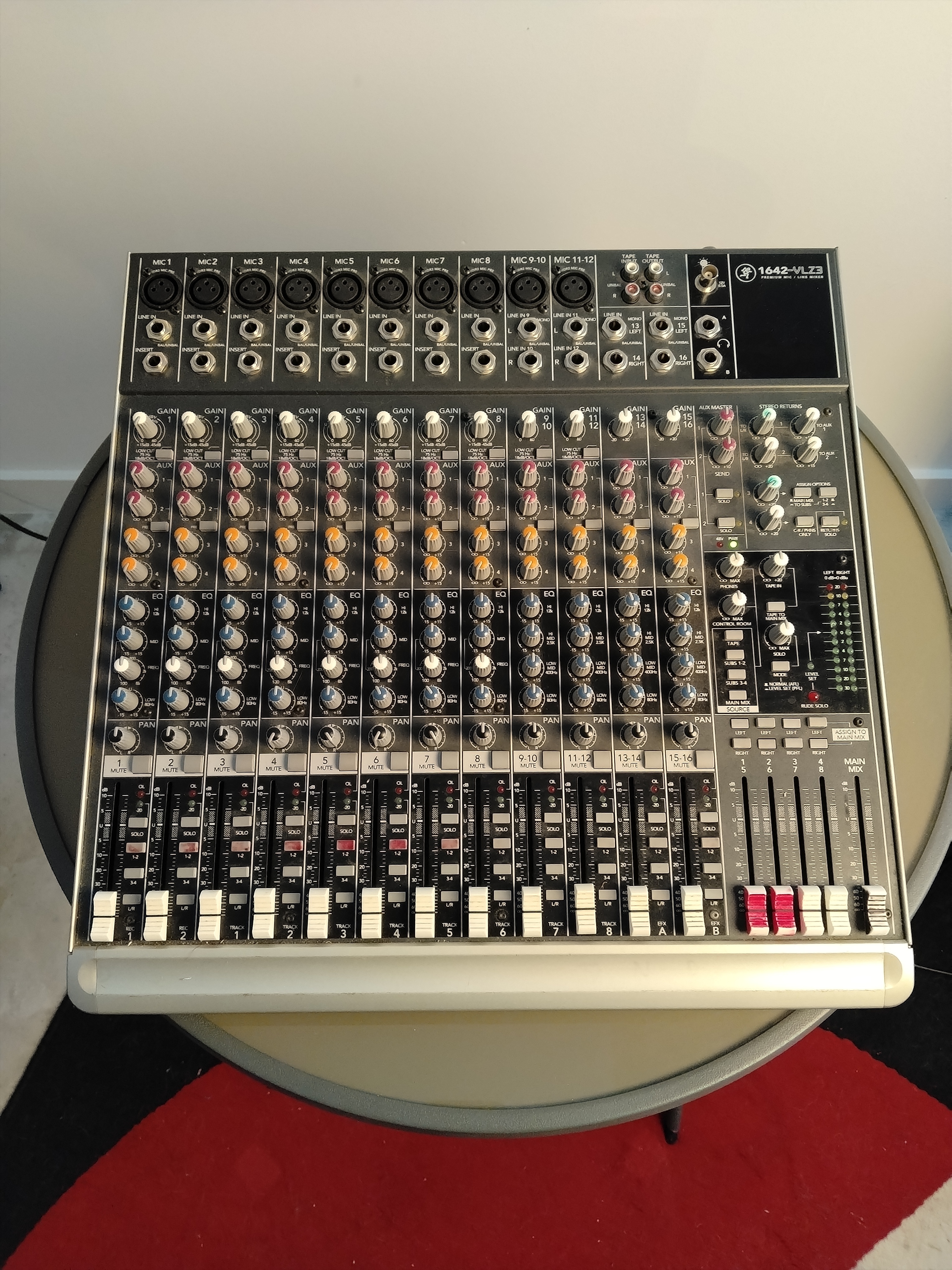 Mackie 1642 VLZ3 + flight case