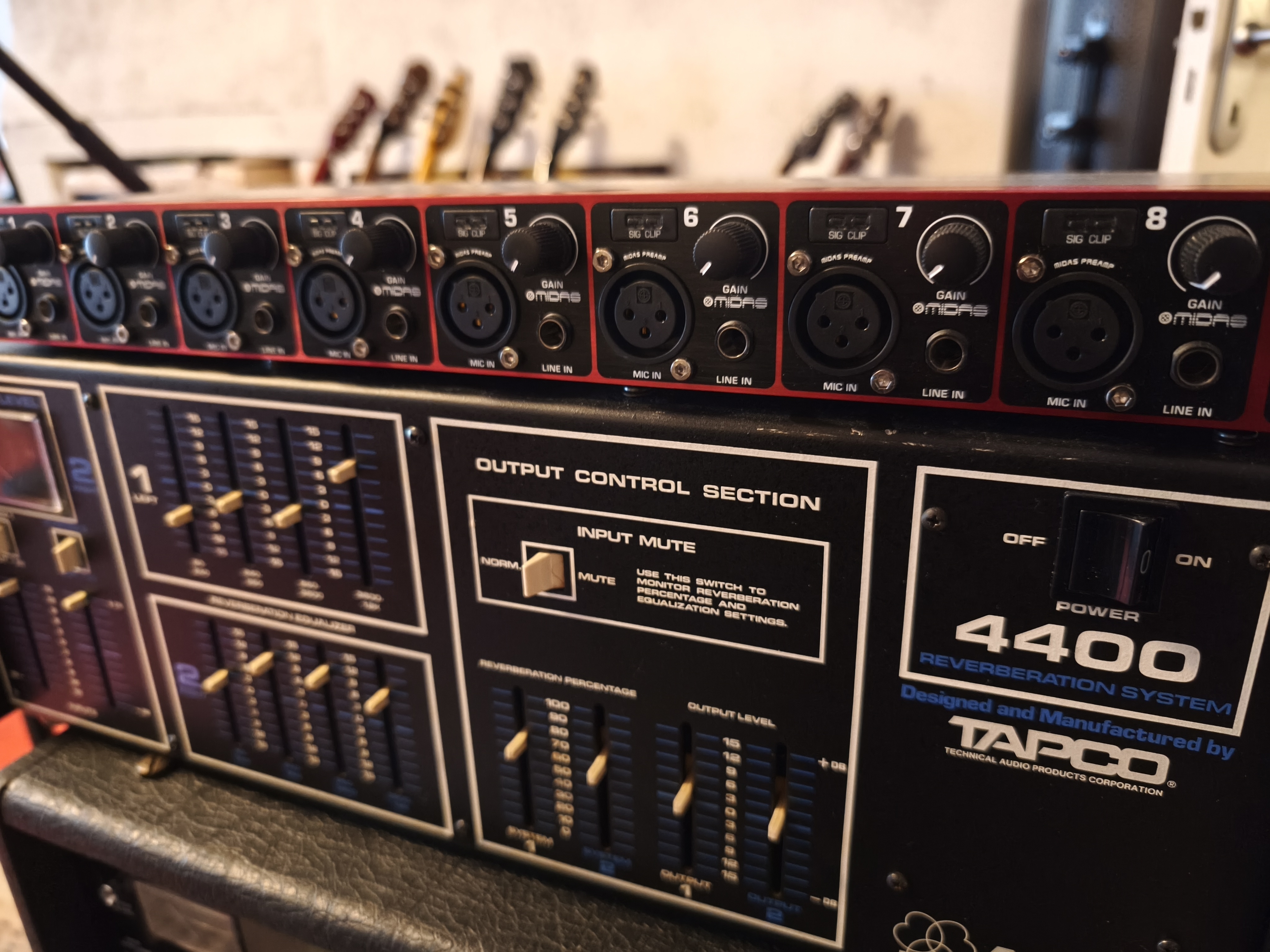 Behringer ada8200