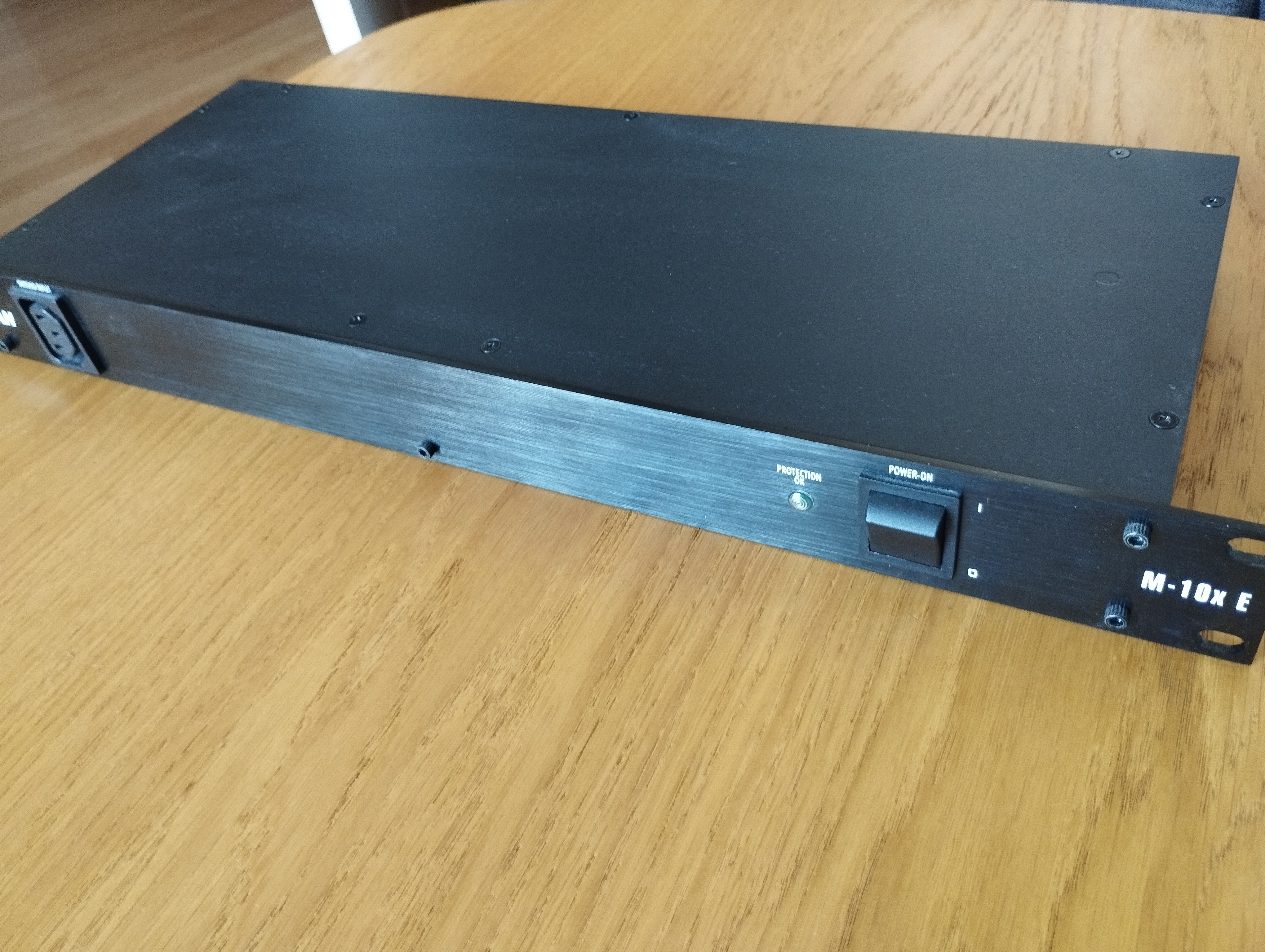 Vends Furman M10XE