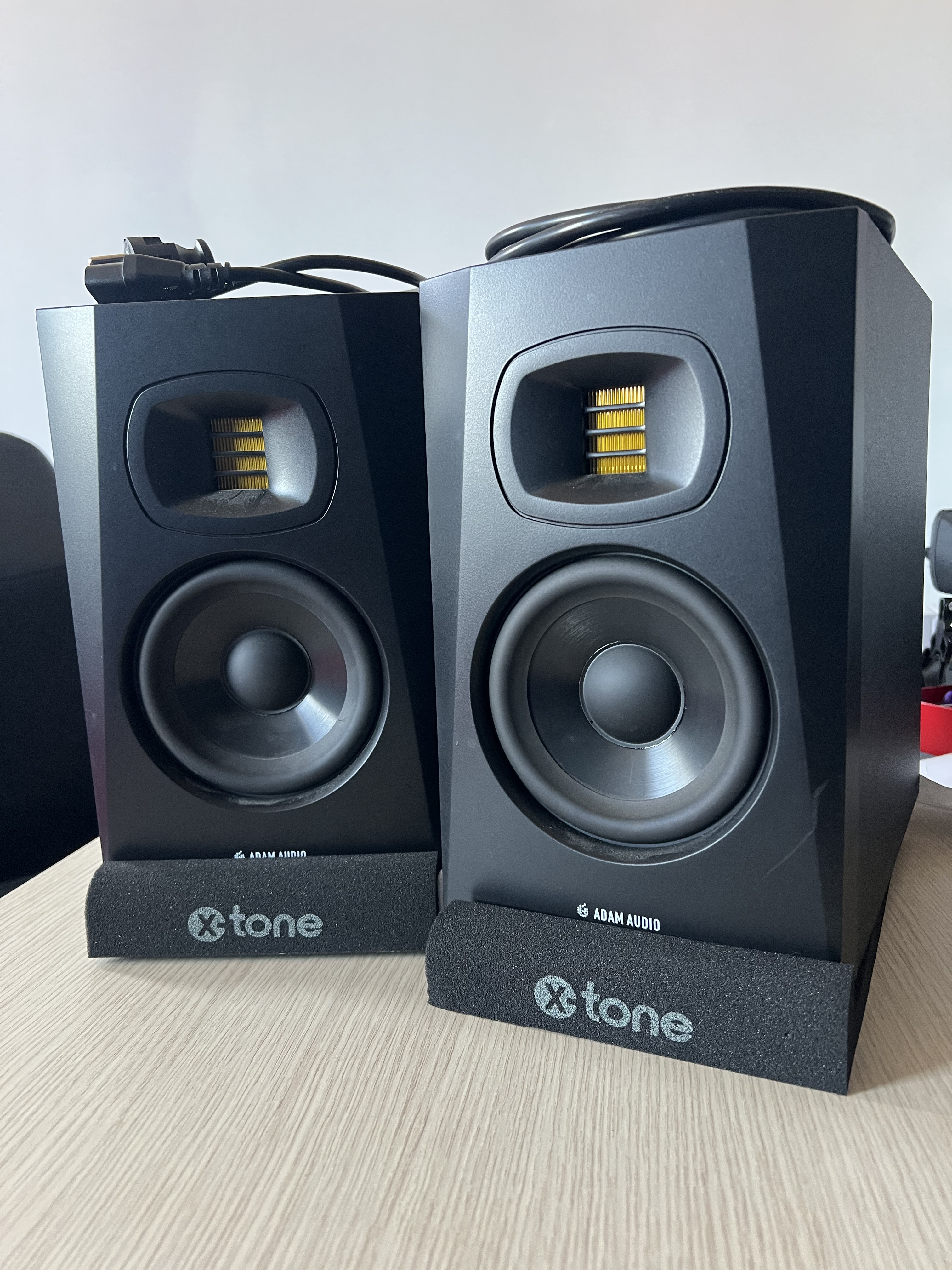Adam t5v enceinte de monitoring + pieds