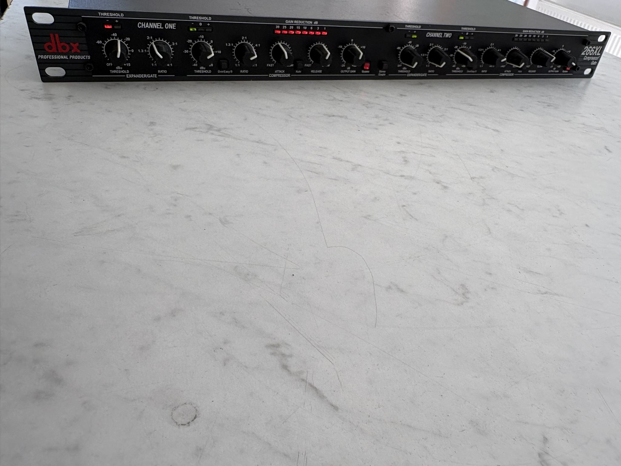 dbx 266 XL - 2 dispos