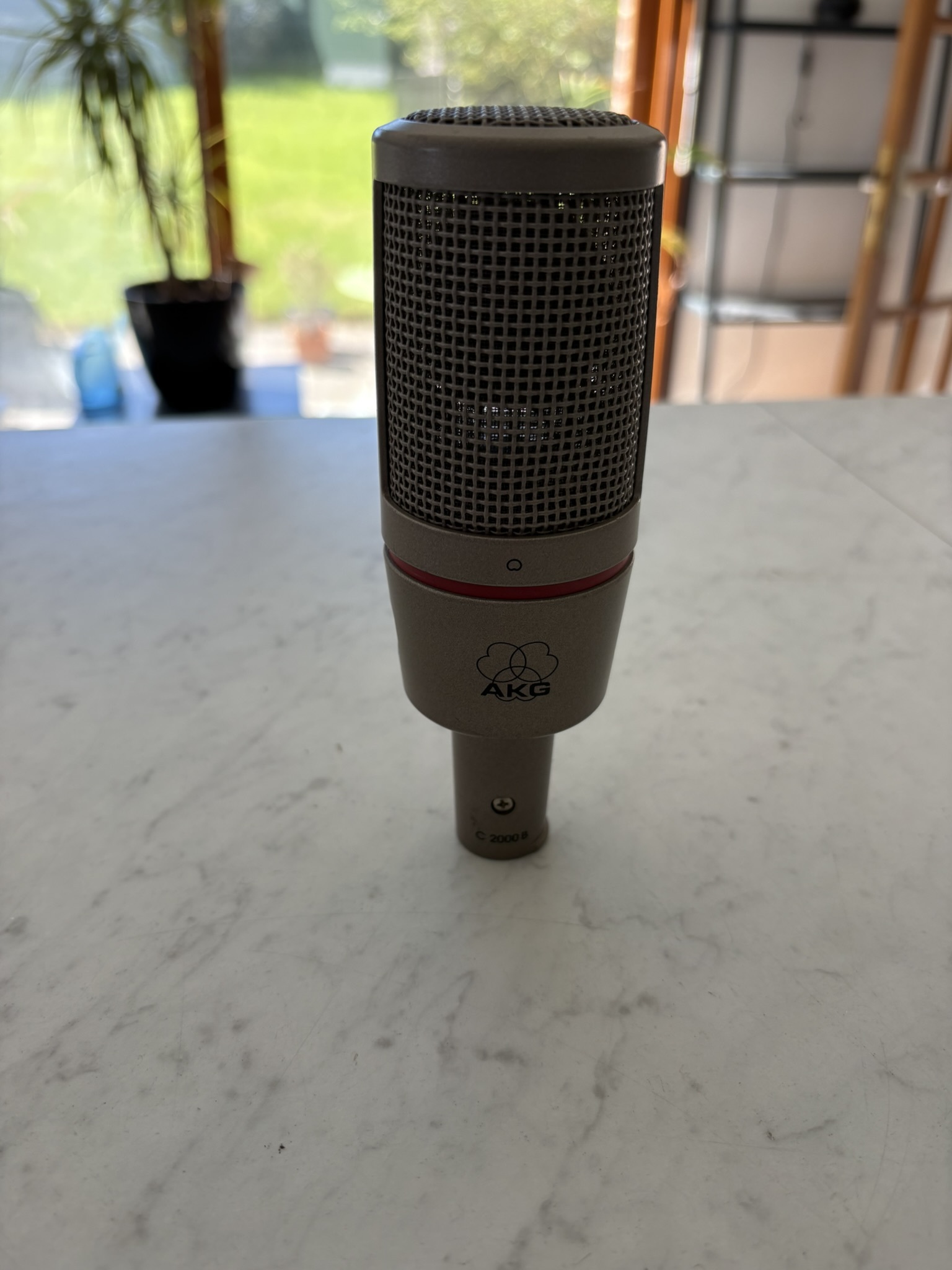 AKG C2000B