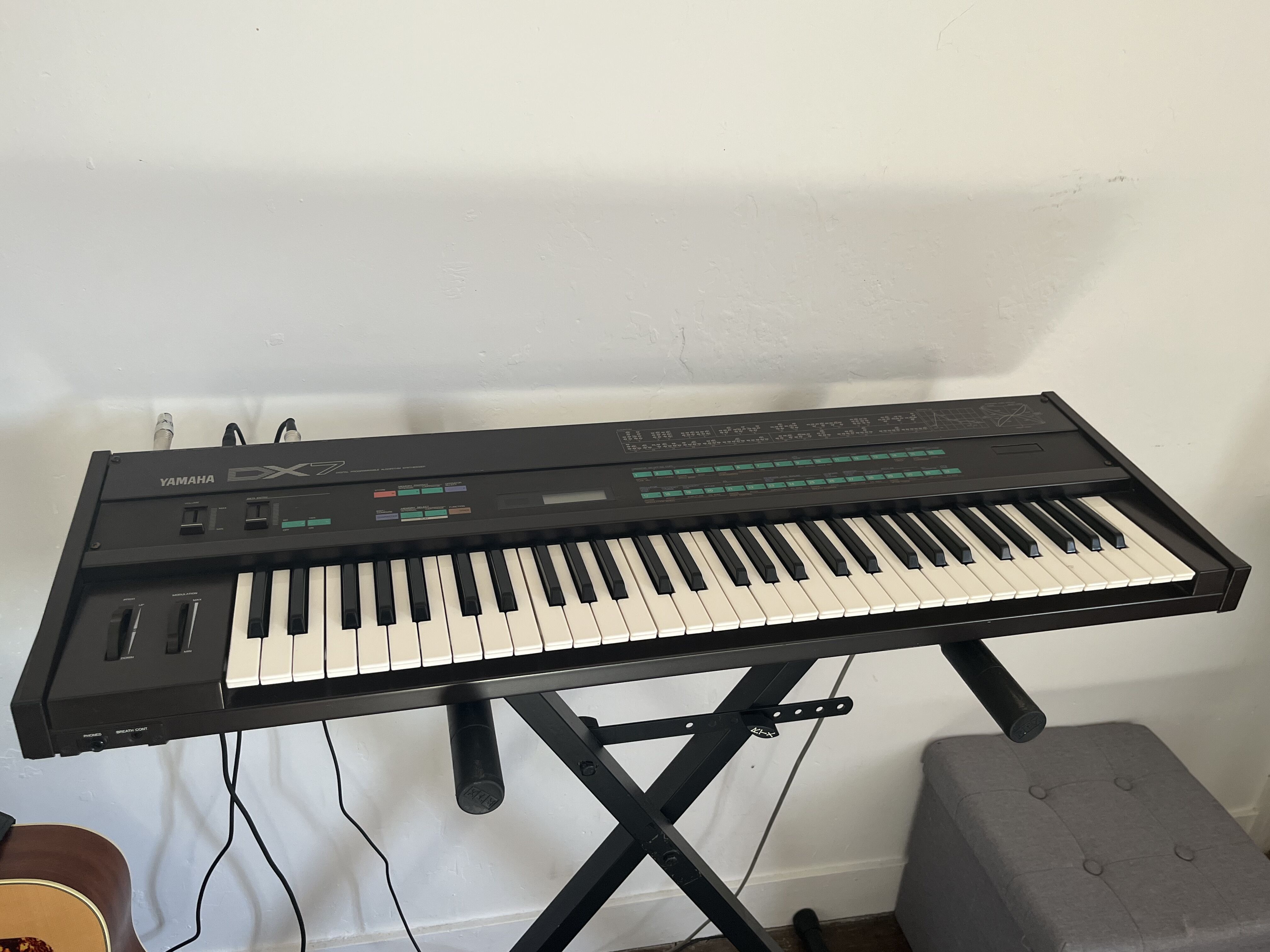 Yamaha DX7 _ TBE + carte extension DX MAX2 (8banques) + écran rétro-éclairé