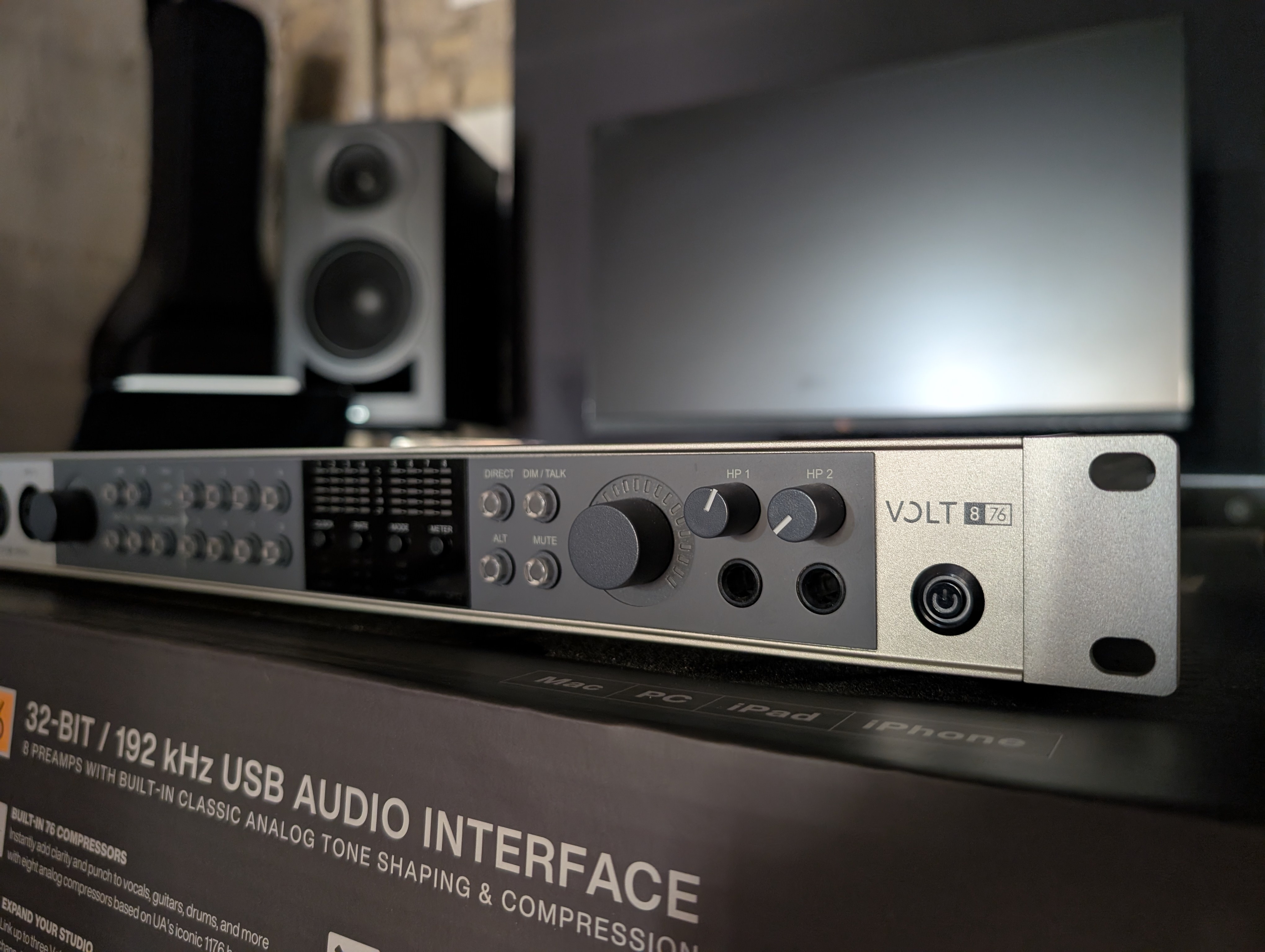 Universal Audio Volt 876 (53673)