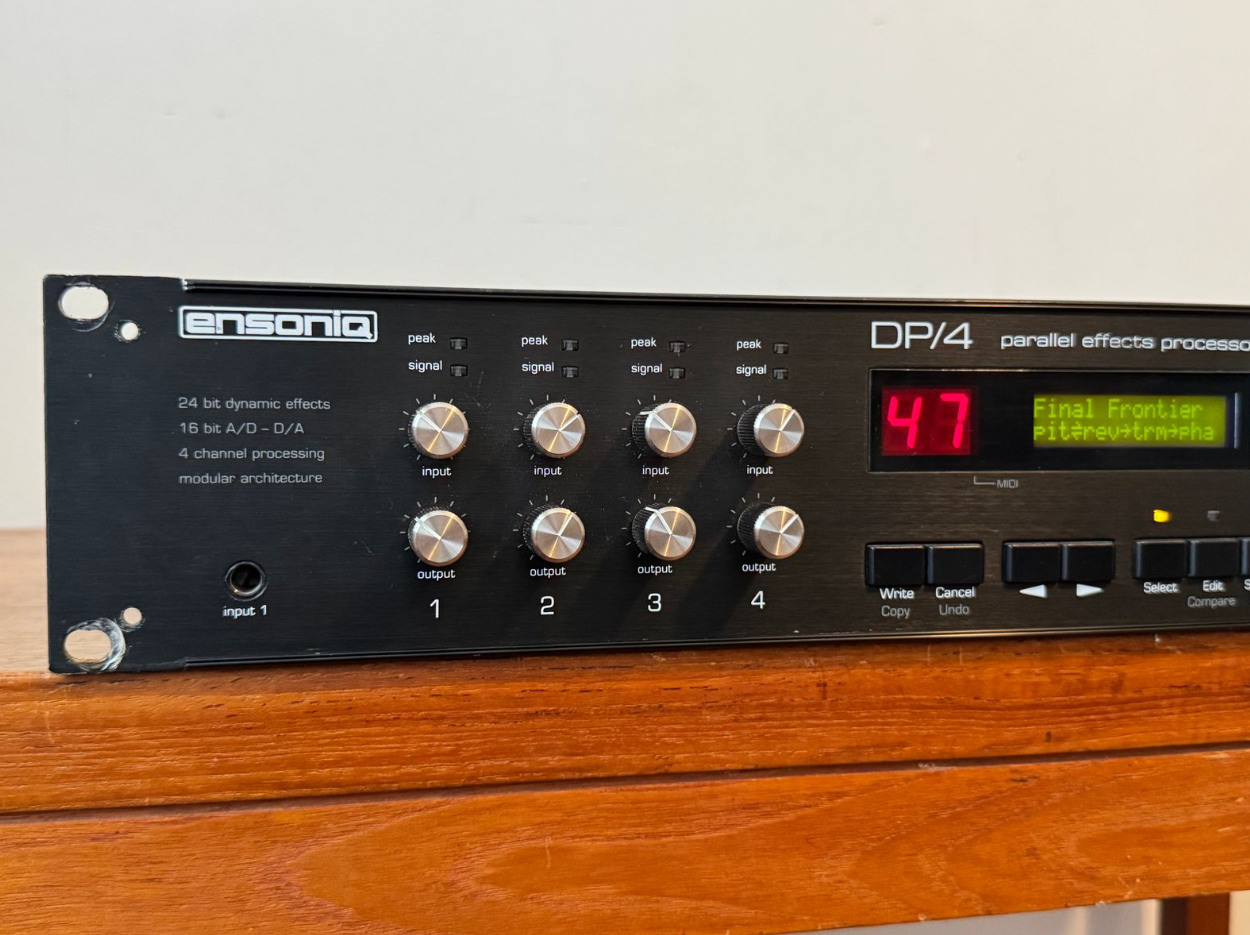 Ensoniq DP4+ (43943)