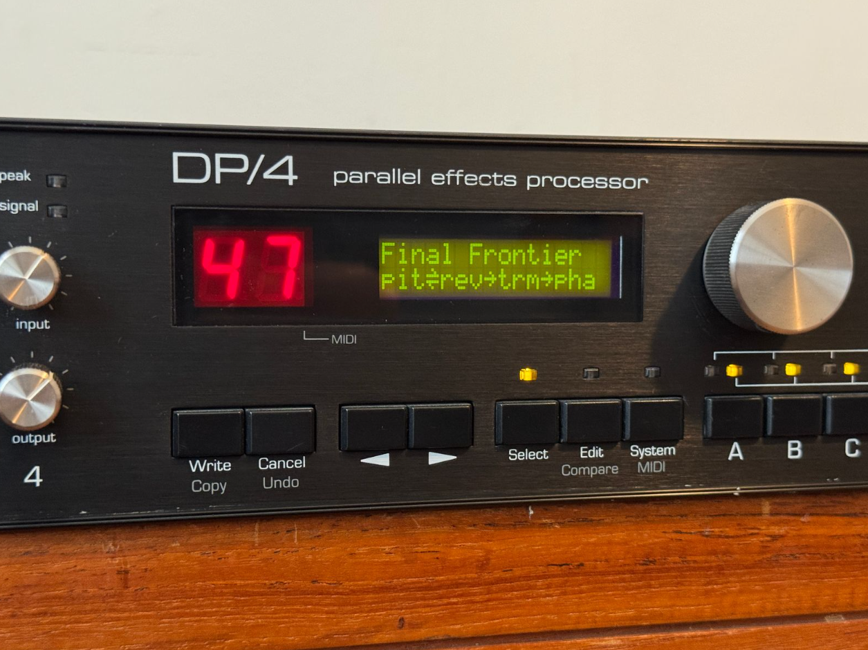 Ensoniq DP4+ (13318)