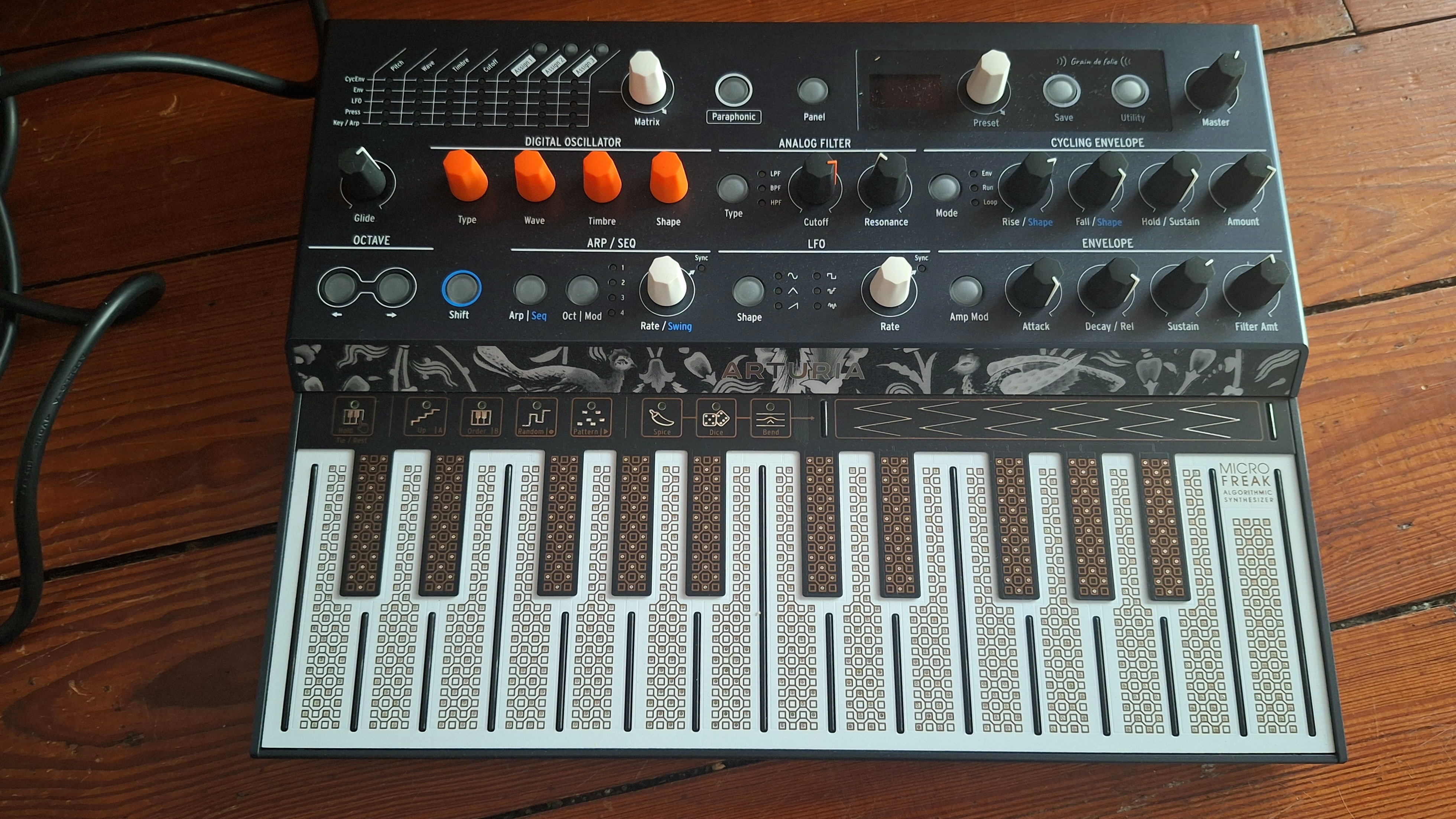  Arturia Microfreak