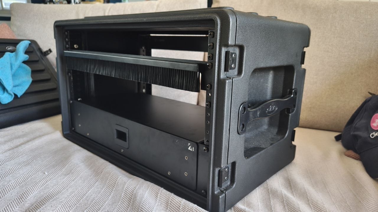 SKB 6U Roto Rolling Rack (98628)