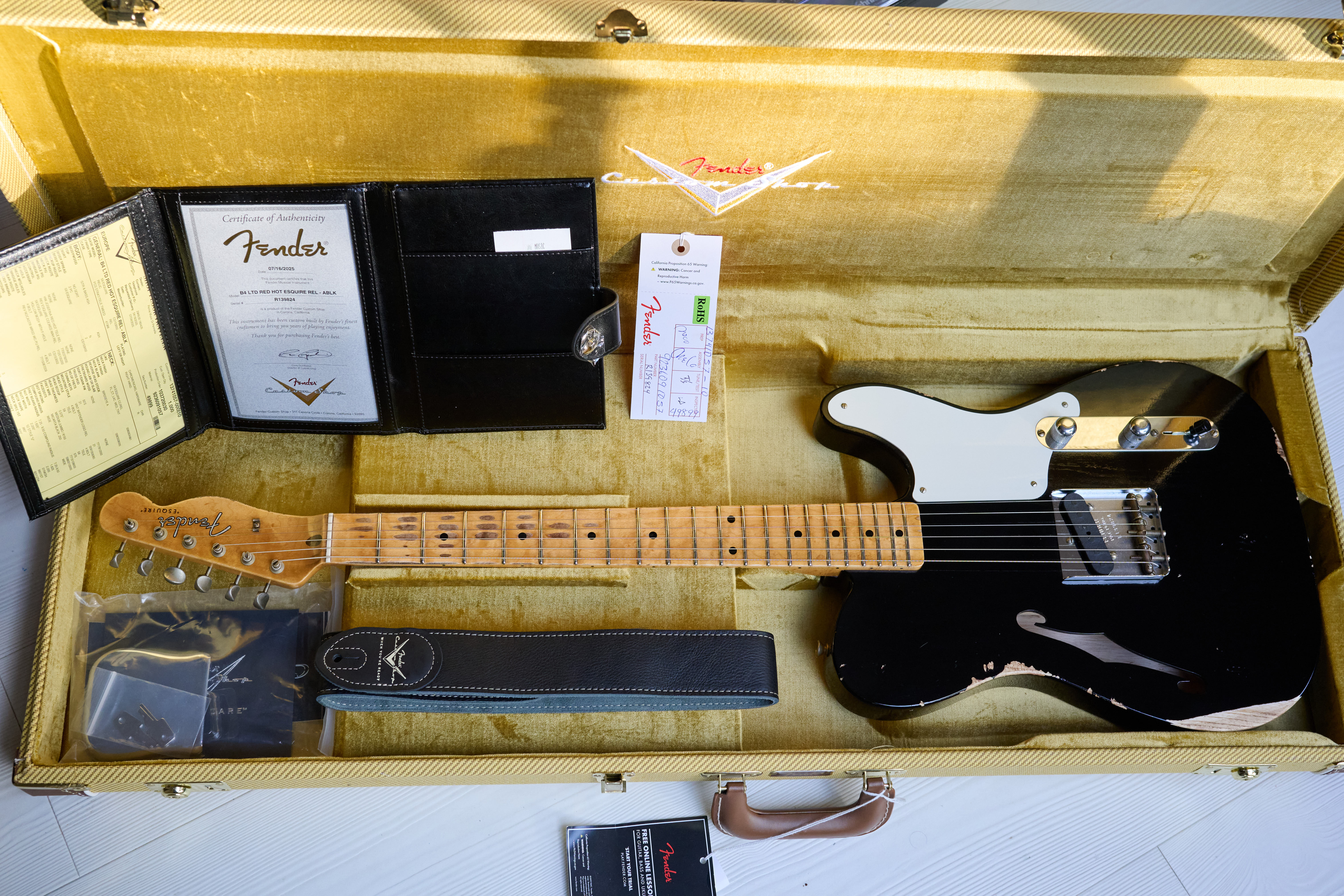 Fender Custom Shop Limited Edition "Red Hot" Esquire Relic 2025 - Aged Black - Mint