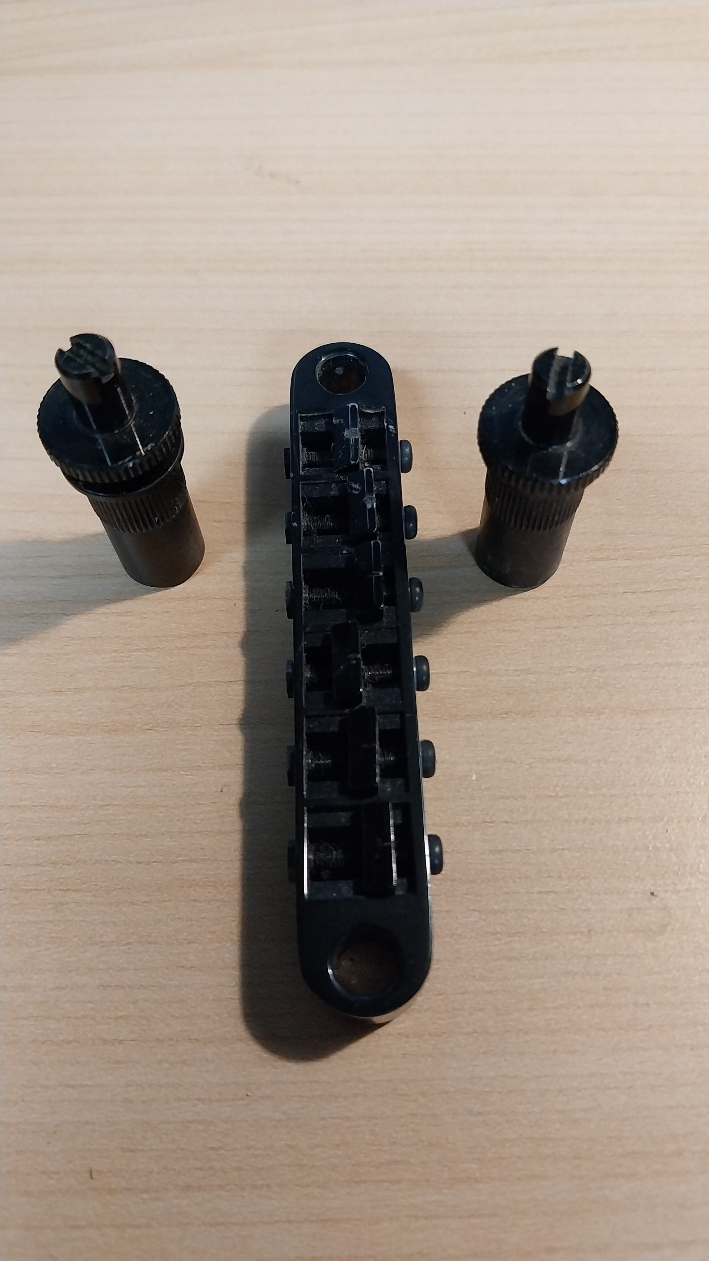 Vends chevalet Gotoh type TOM noir - complet avec inserts