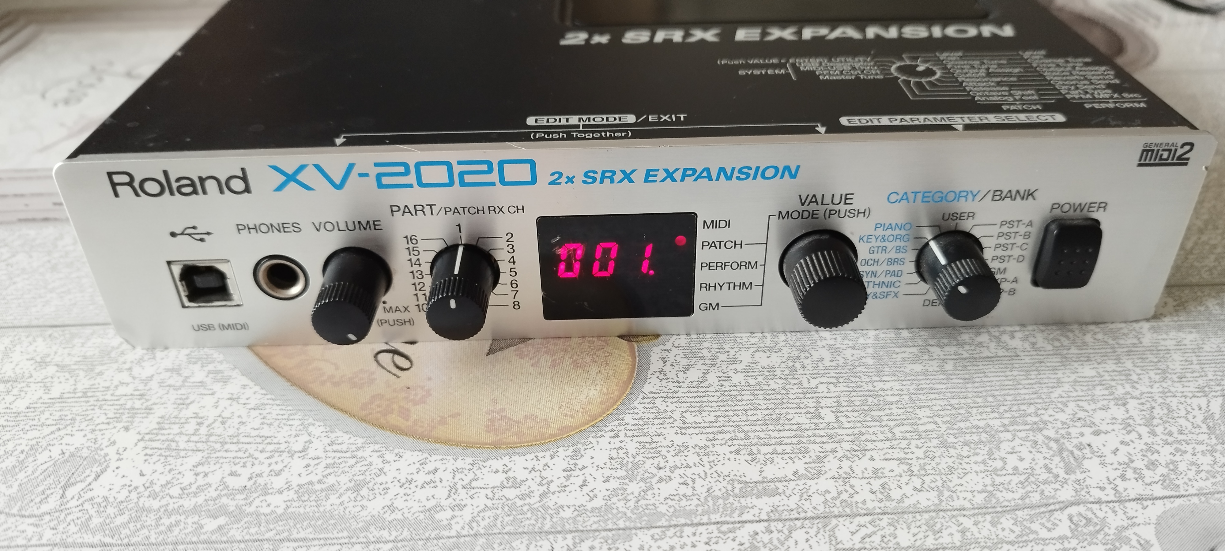 Roland XV-2020 (46030)