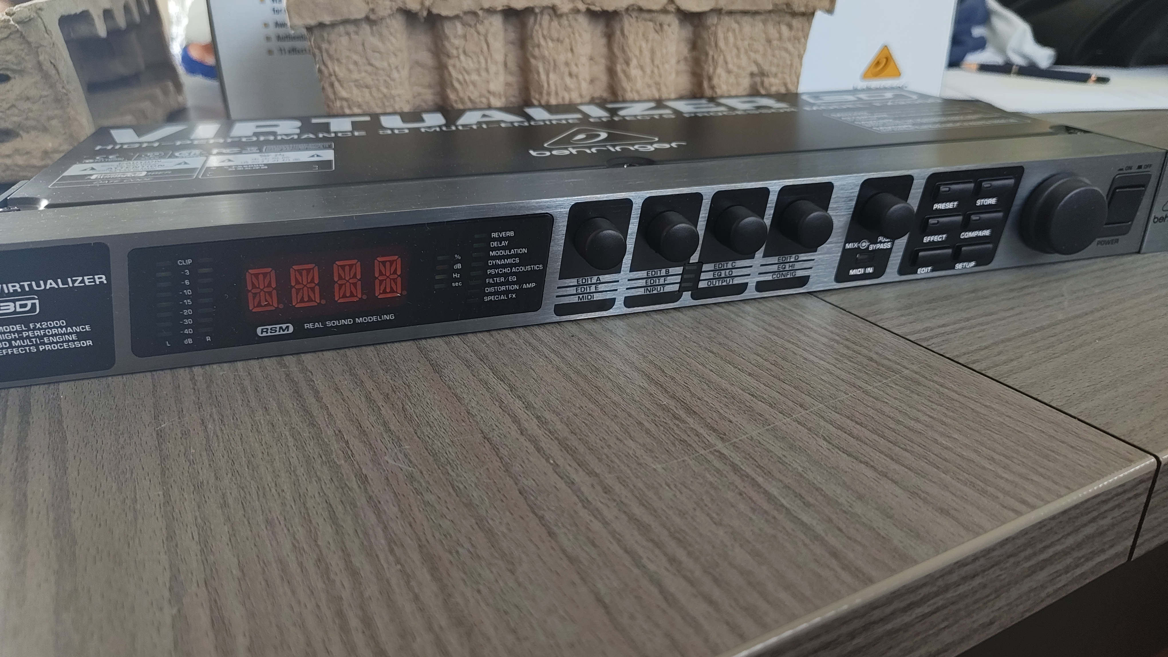 Behringer Virtualizer 3D FX2000 - Multi-effets Rack 1U - NEUF