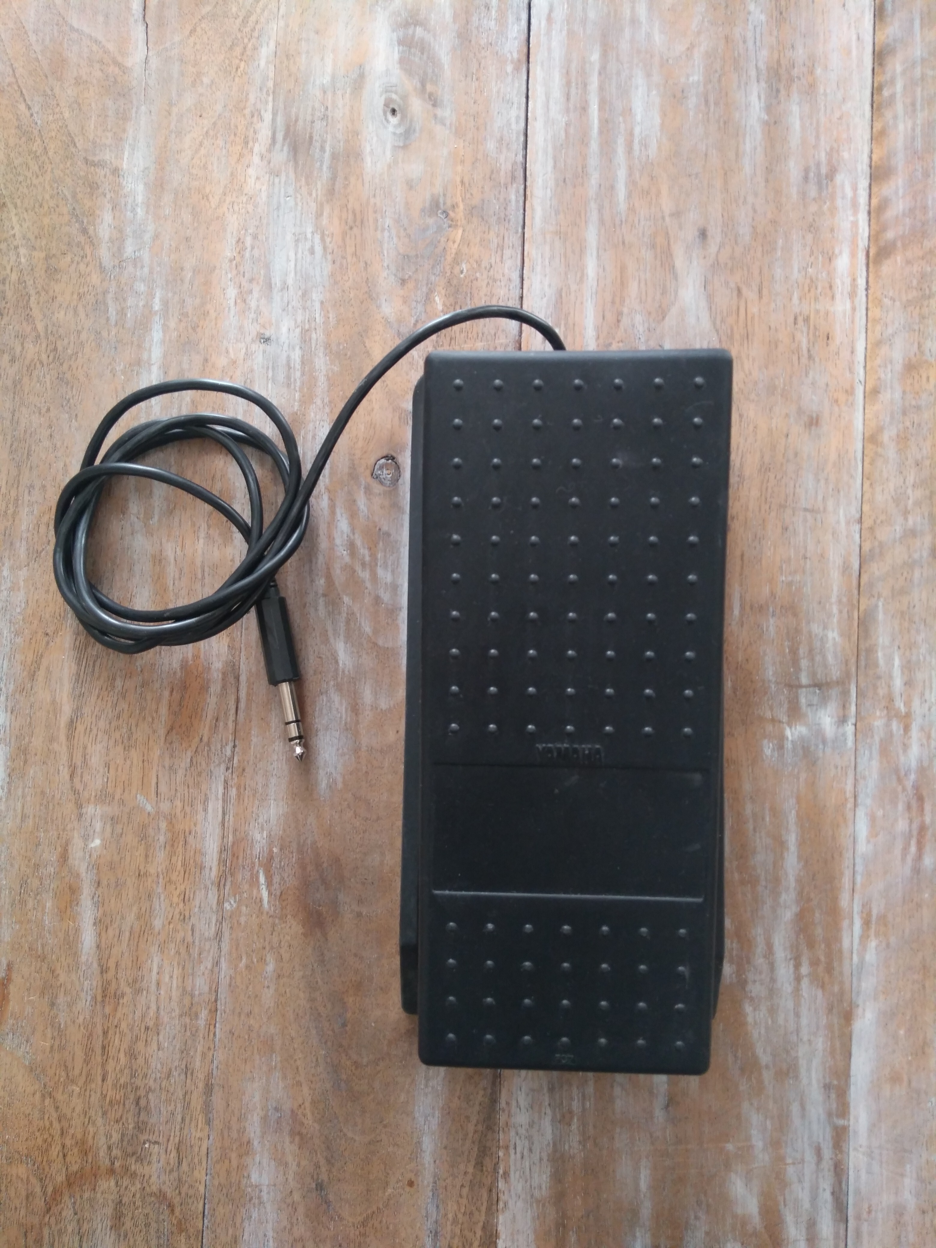Vends pédale d’expression Yamaha FC7