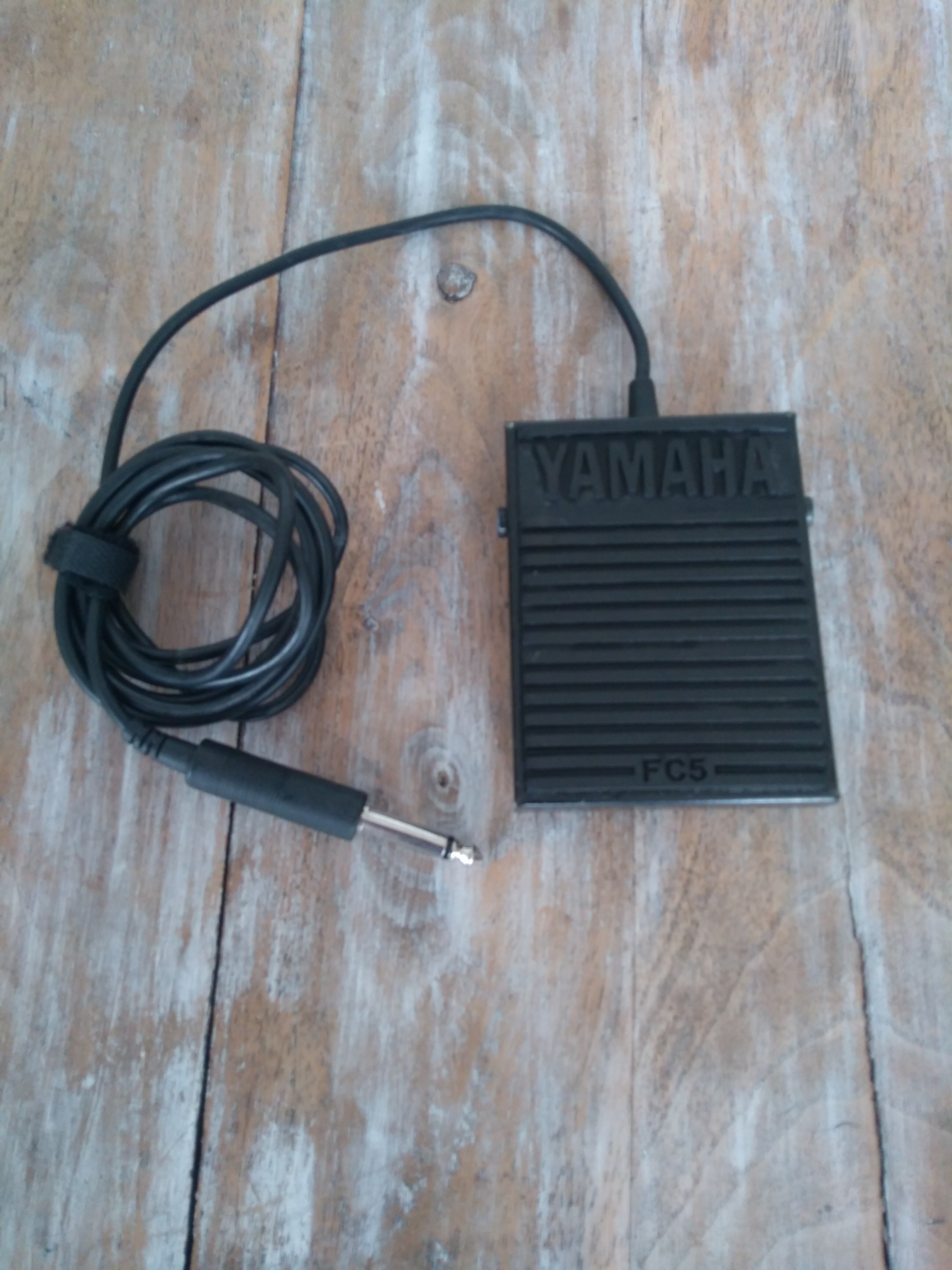 Vends pédale de sustain Yamaha FC5