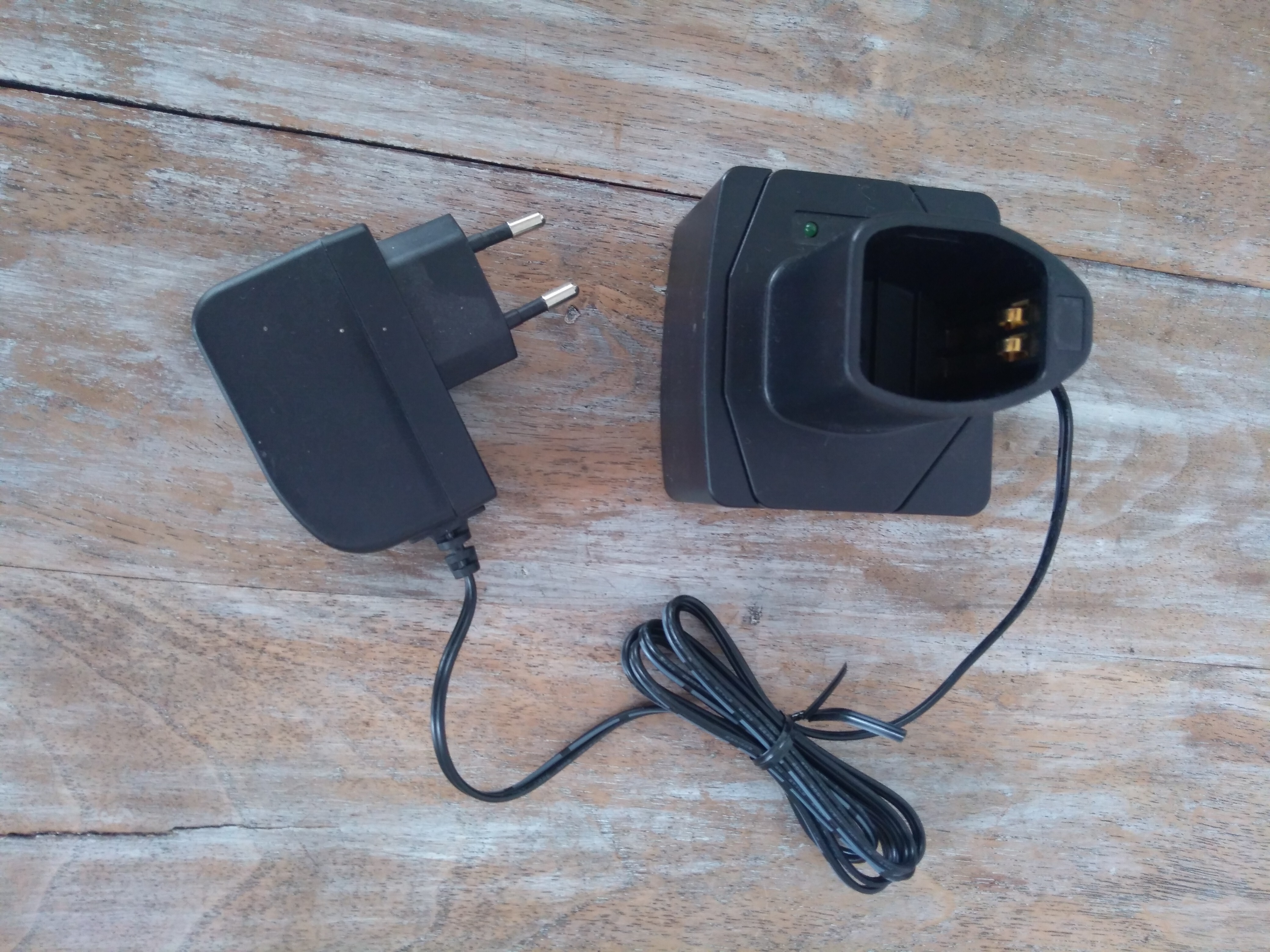 Chargeur Mipro MP-24 pour émetteur MT-24 ou MT-58