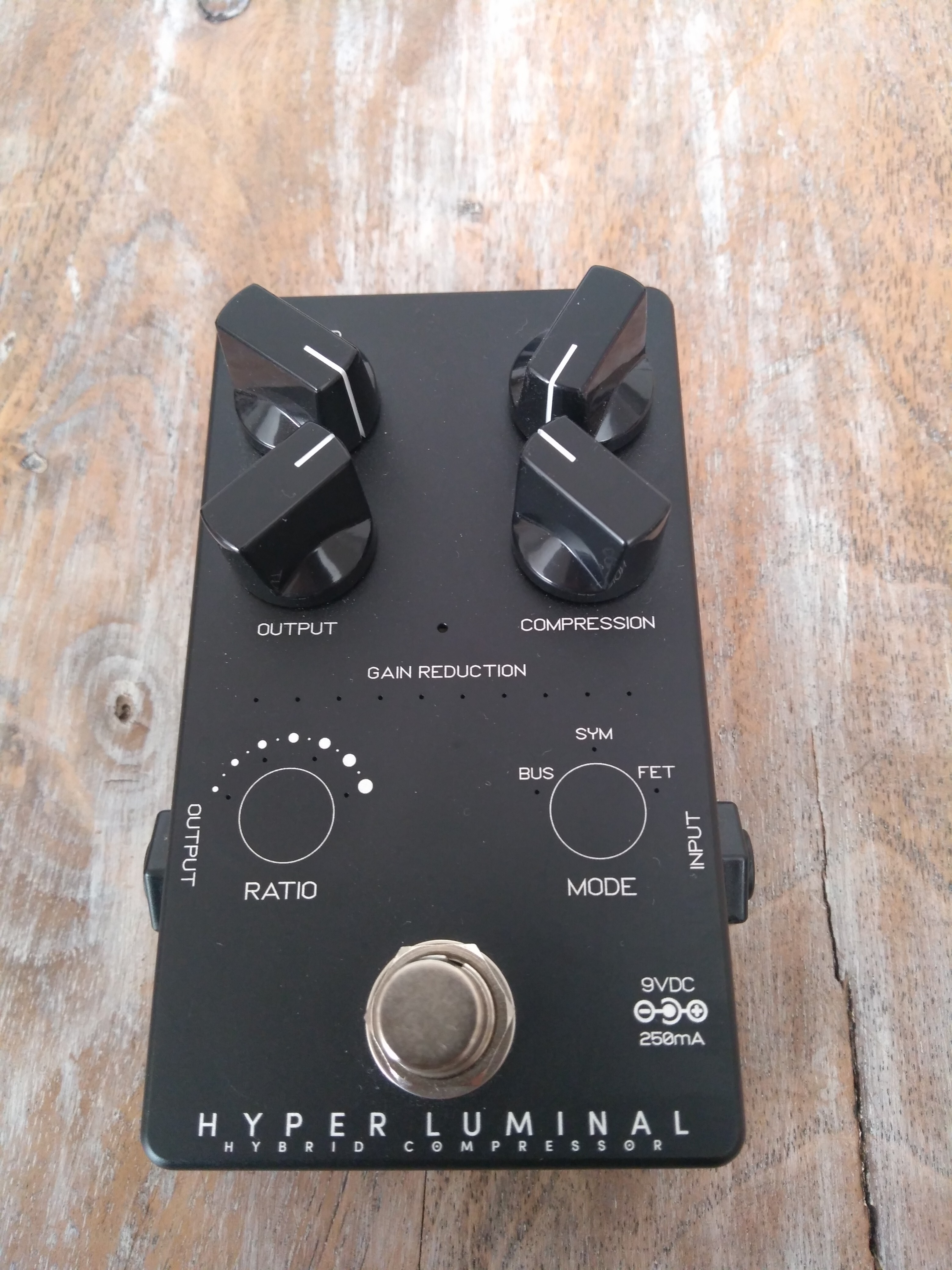 Vends Darkglass Compresseur Hyper Luminal Black edition