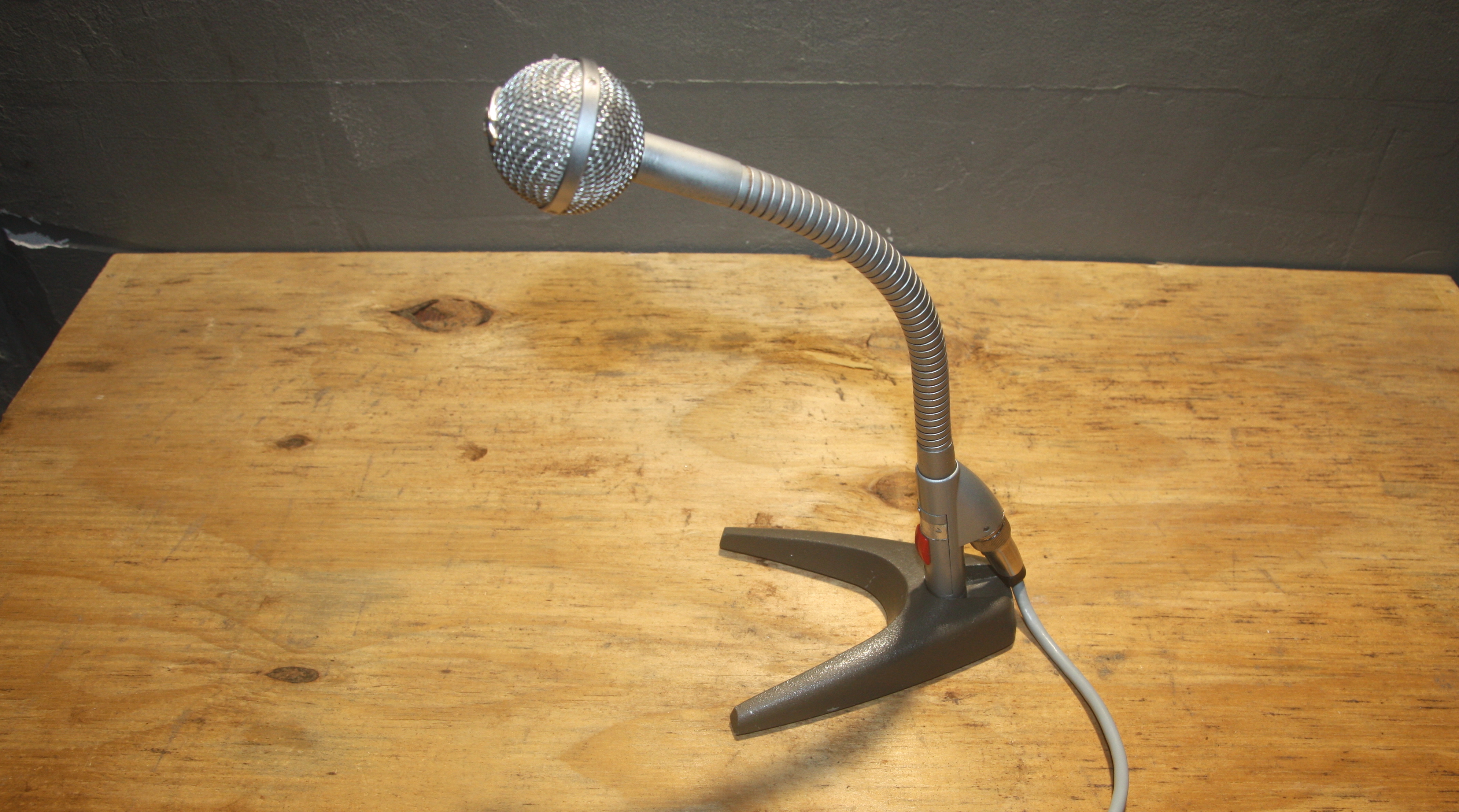 Vends microphone Sennheiser MD 408 avec accessoires