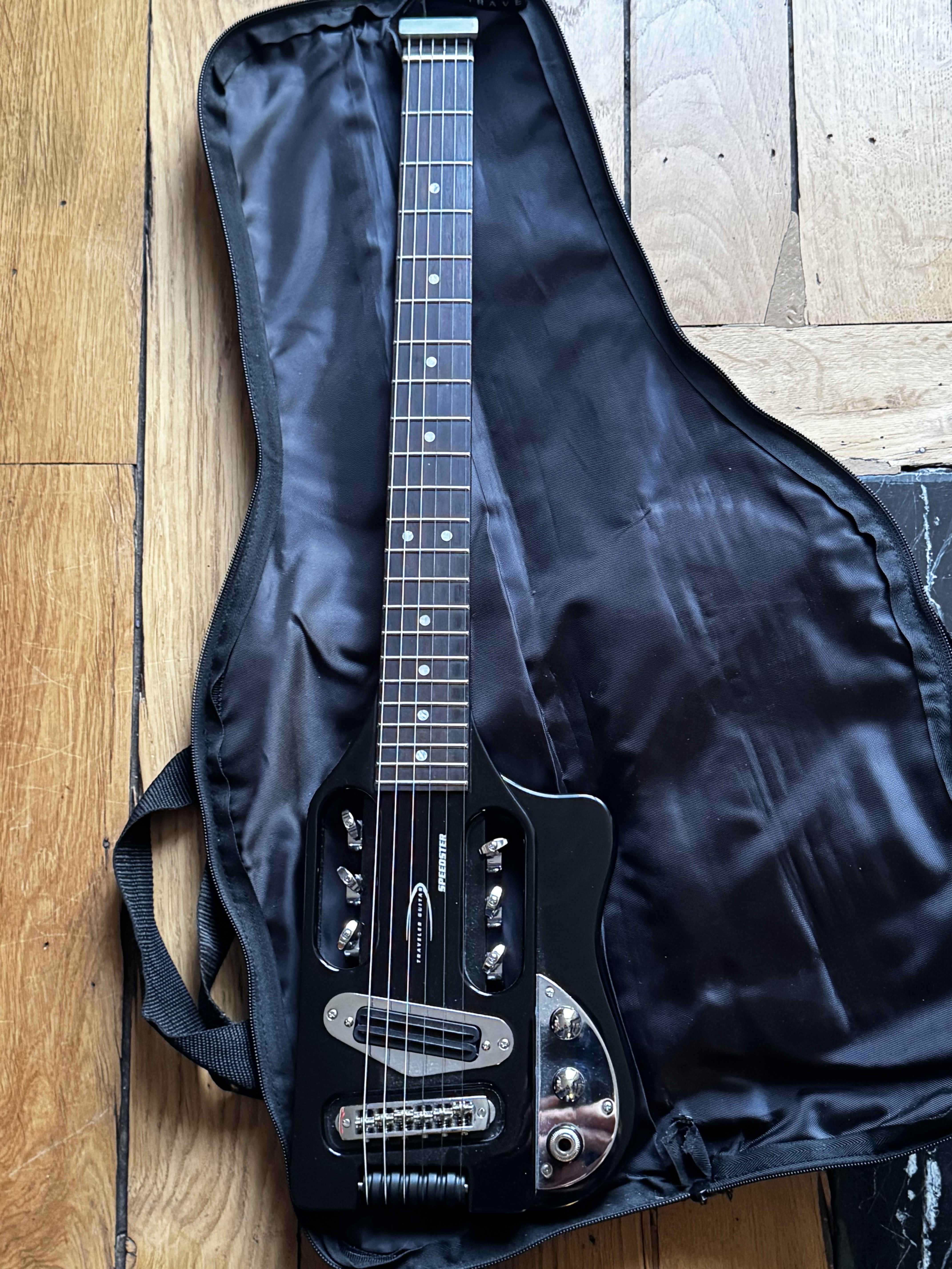 Traveler Guitar Speedster Standard - Noir brillant - État neuf 