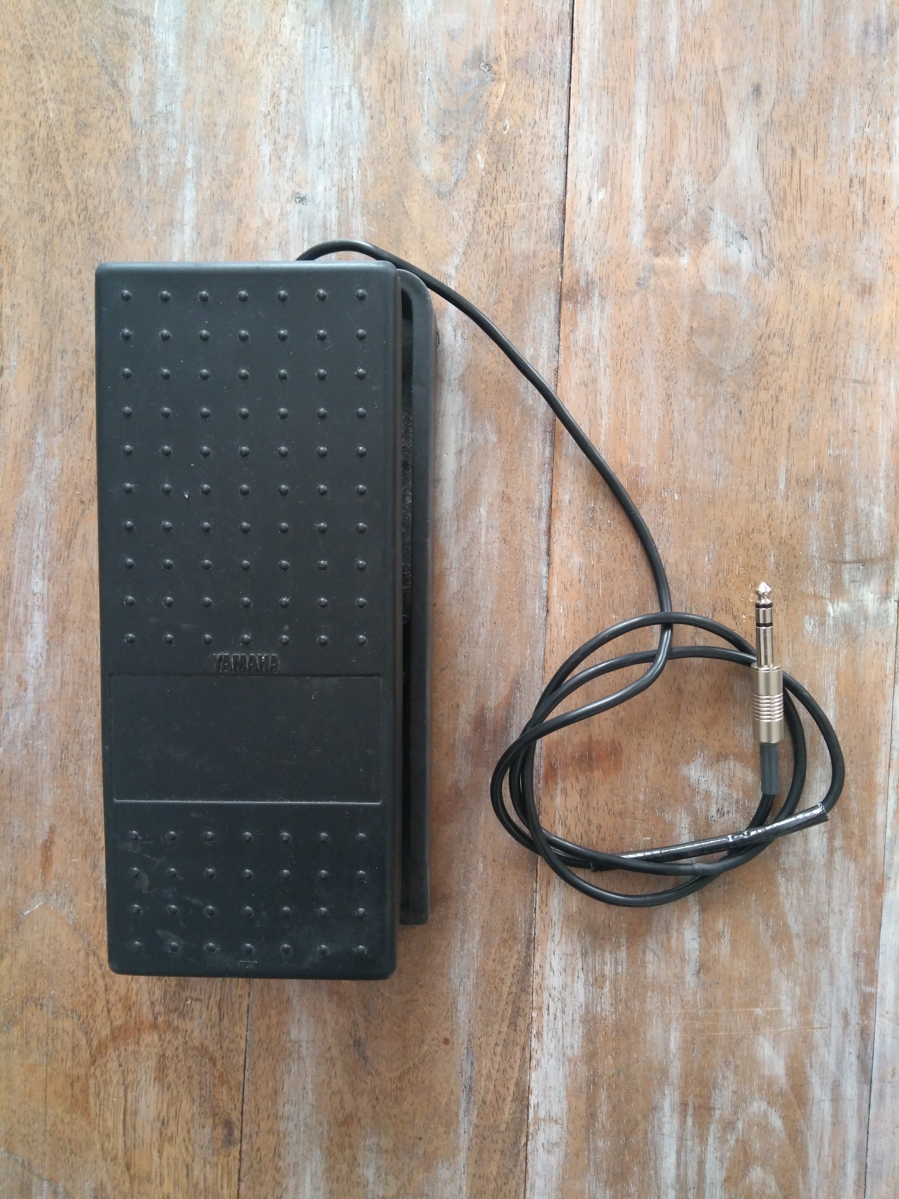 Vends pédale d’expression Yamaha FC7