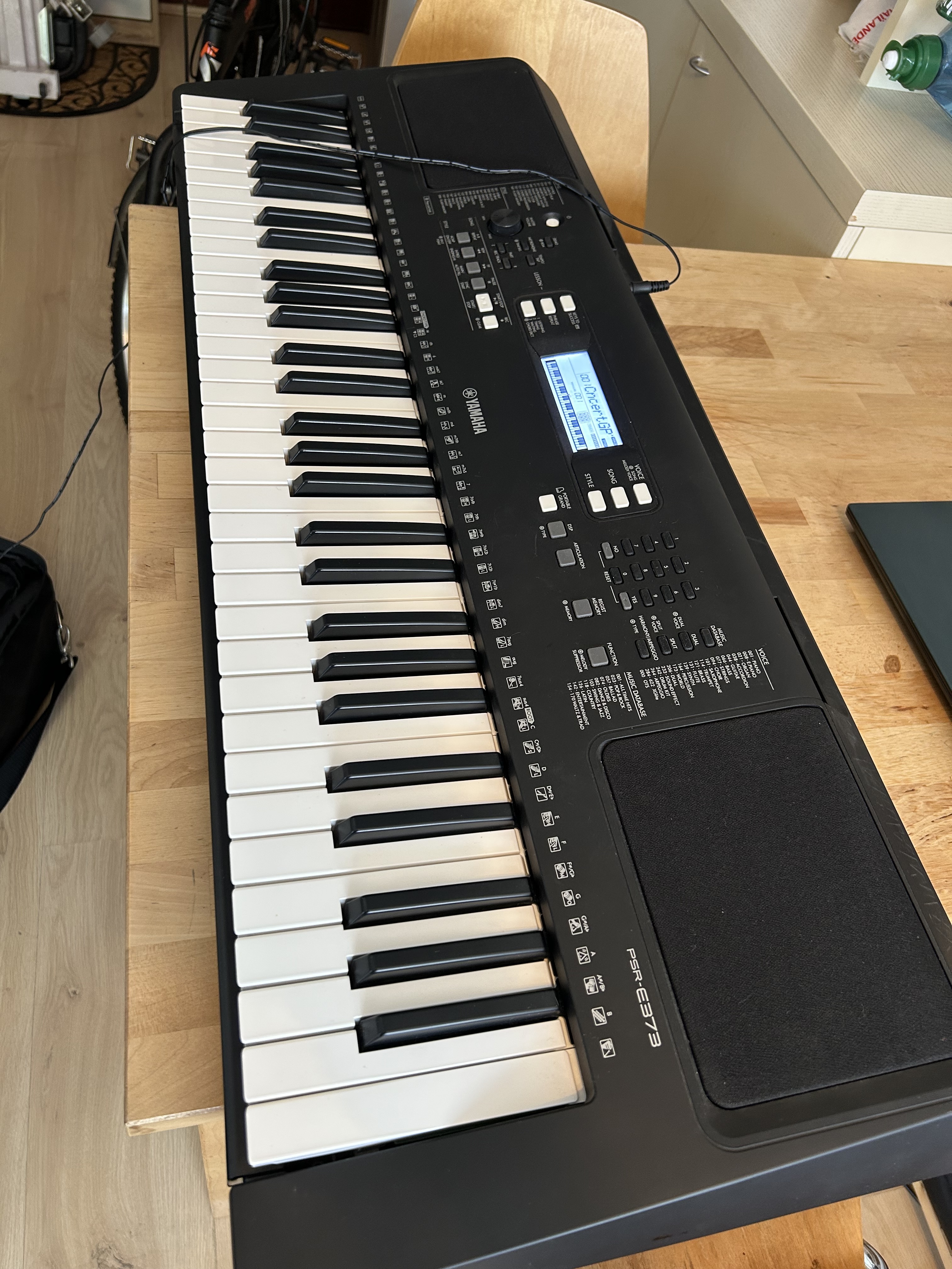 Clavier Numérique Yamaha PSR E373 + Housse