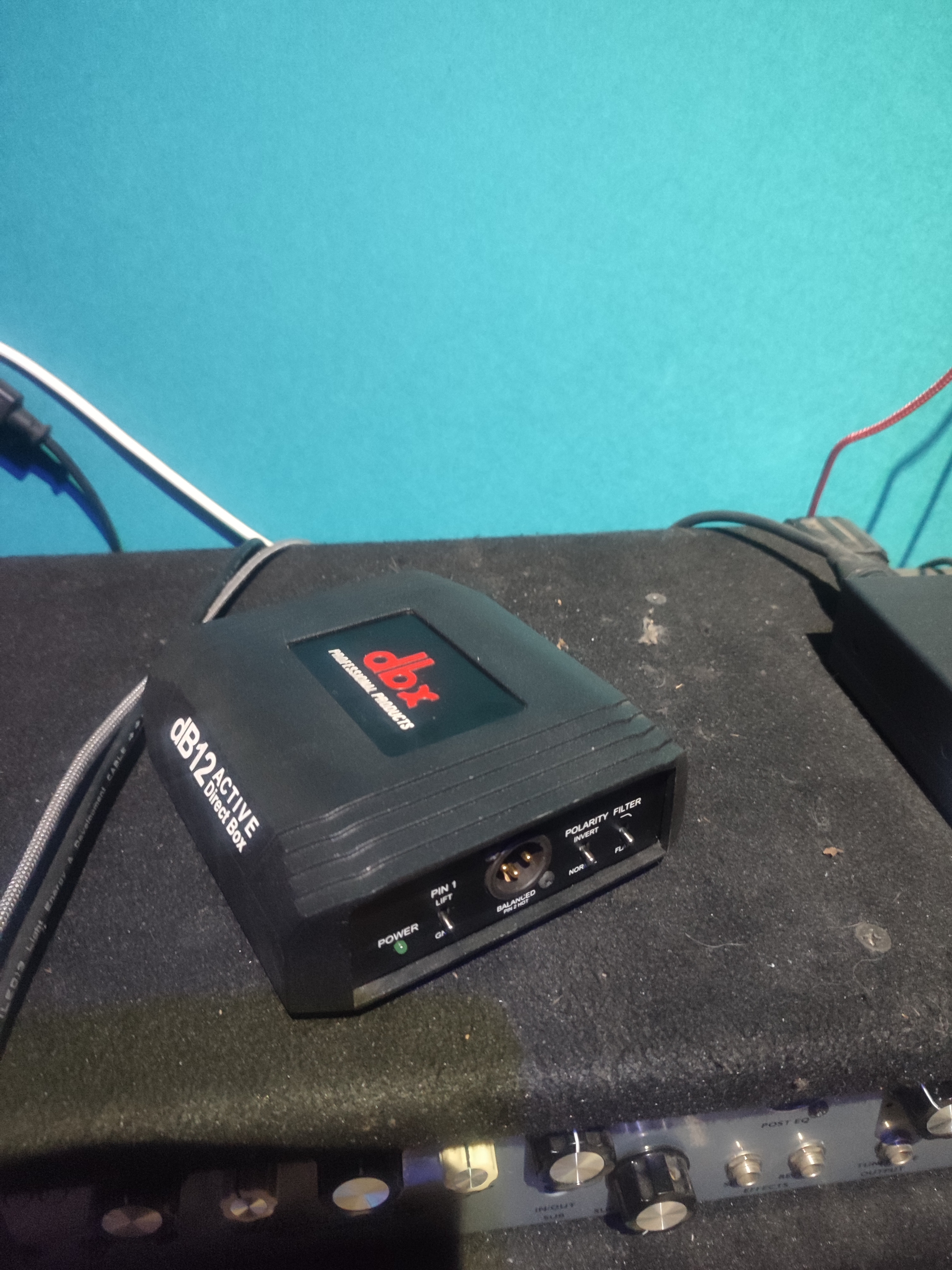 vends DBX db12