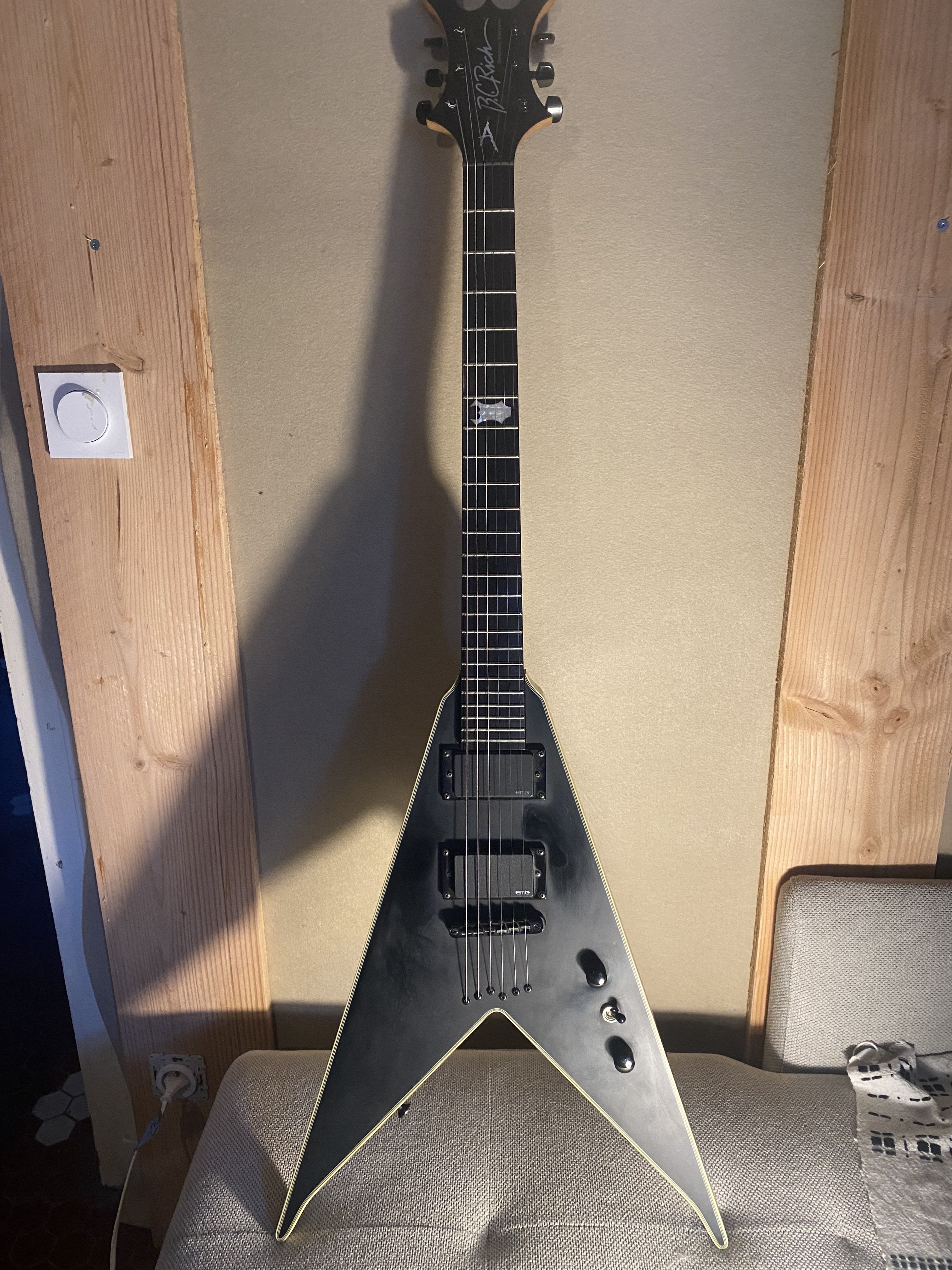 Vends BC Rich Jr V Invisibolt