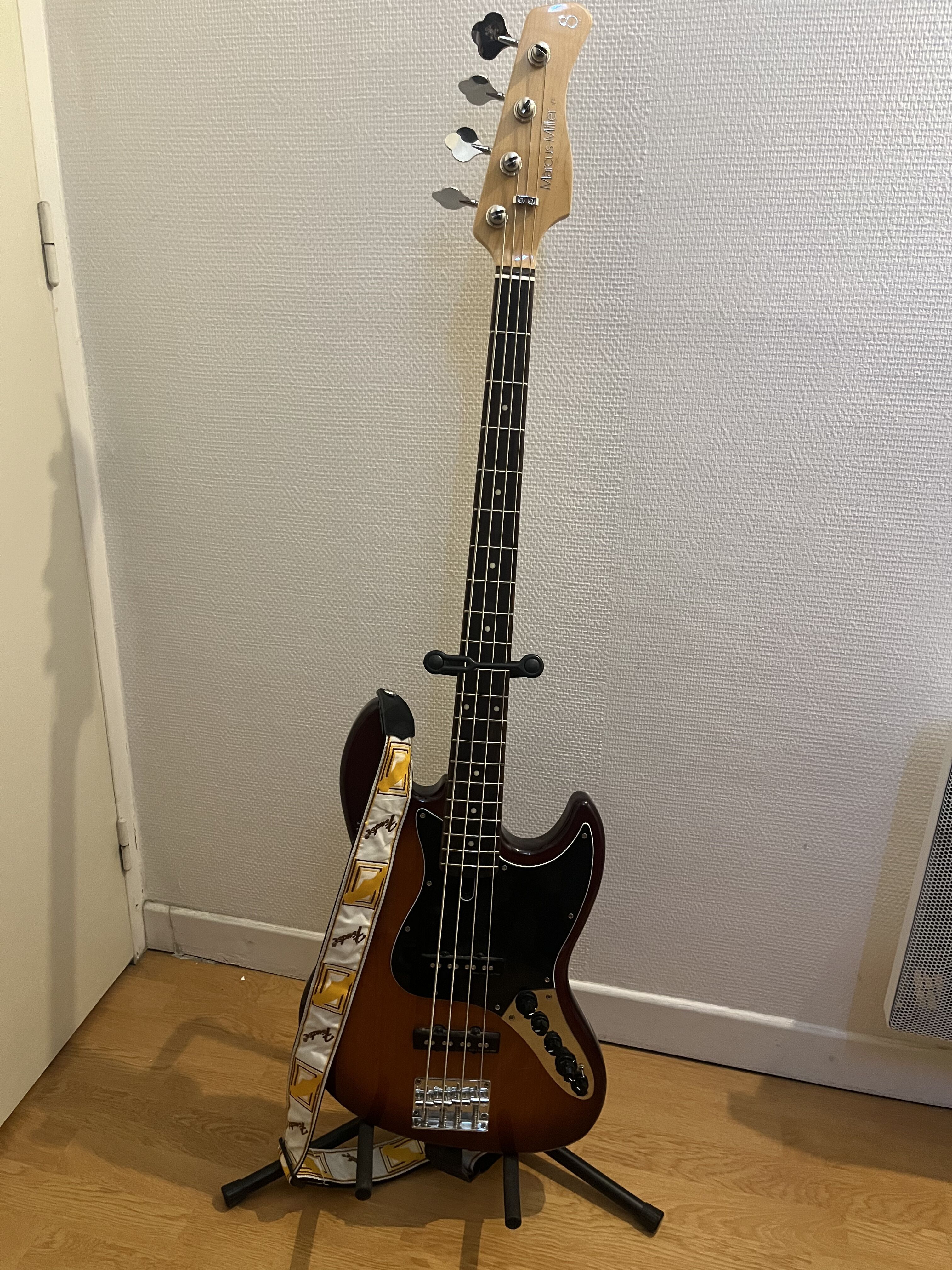 Basse Marcus Miller V3 (Lyon / Grenoble)