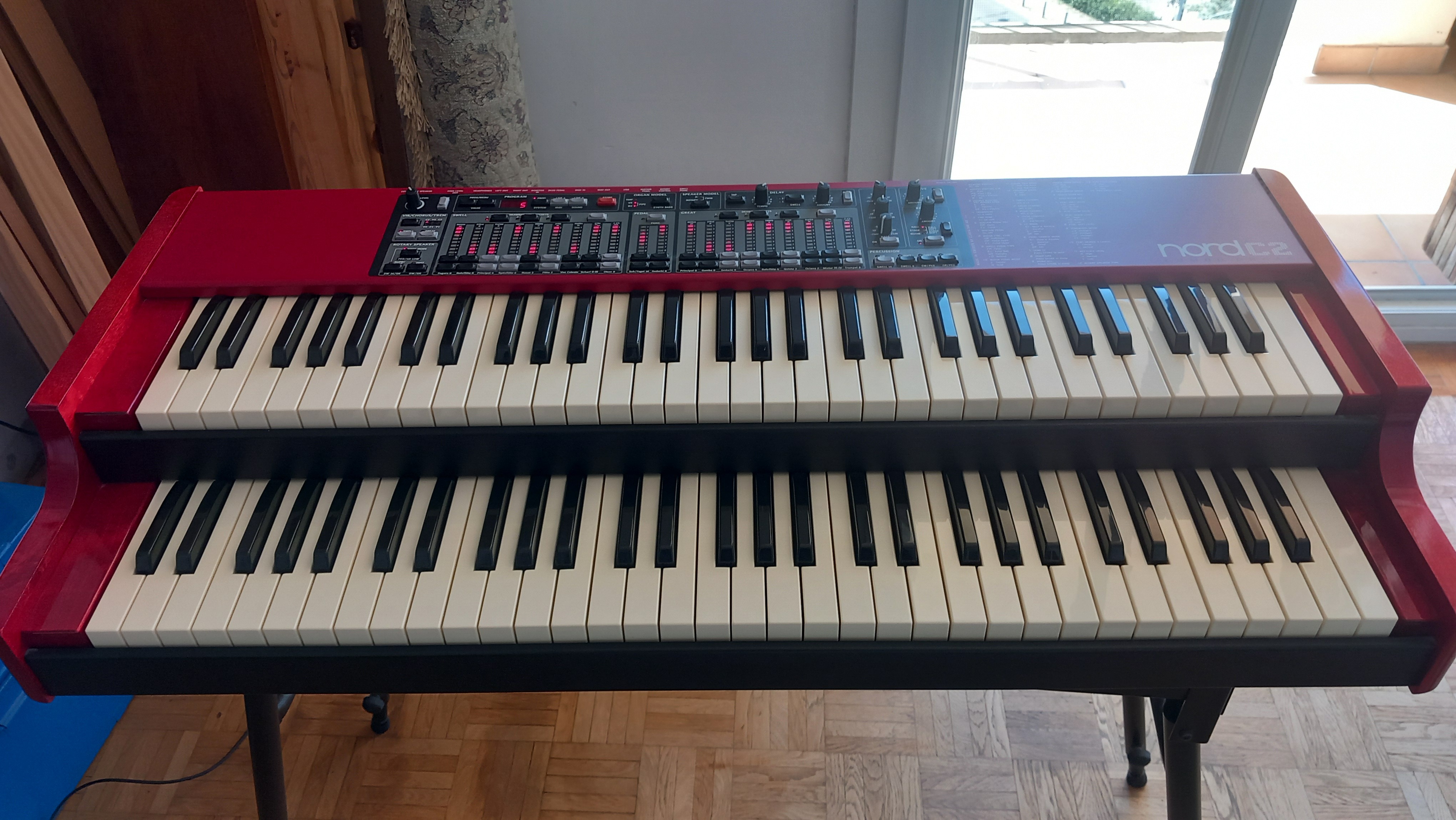 Clavia Nord C2. Clone de Hammond B3.