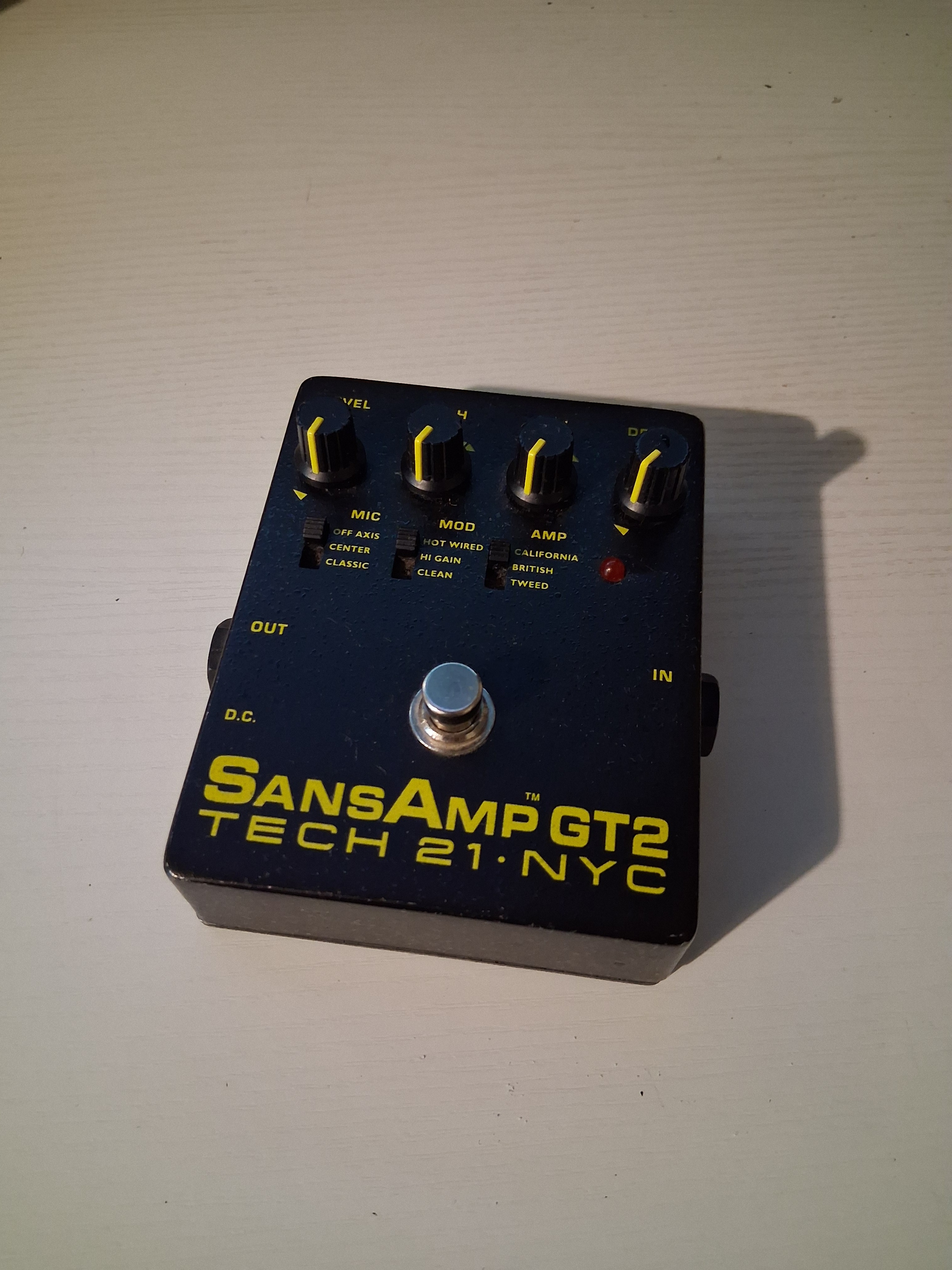 vends Tech 21 SansAmp GT2