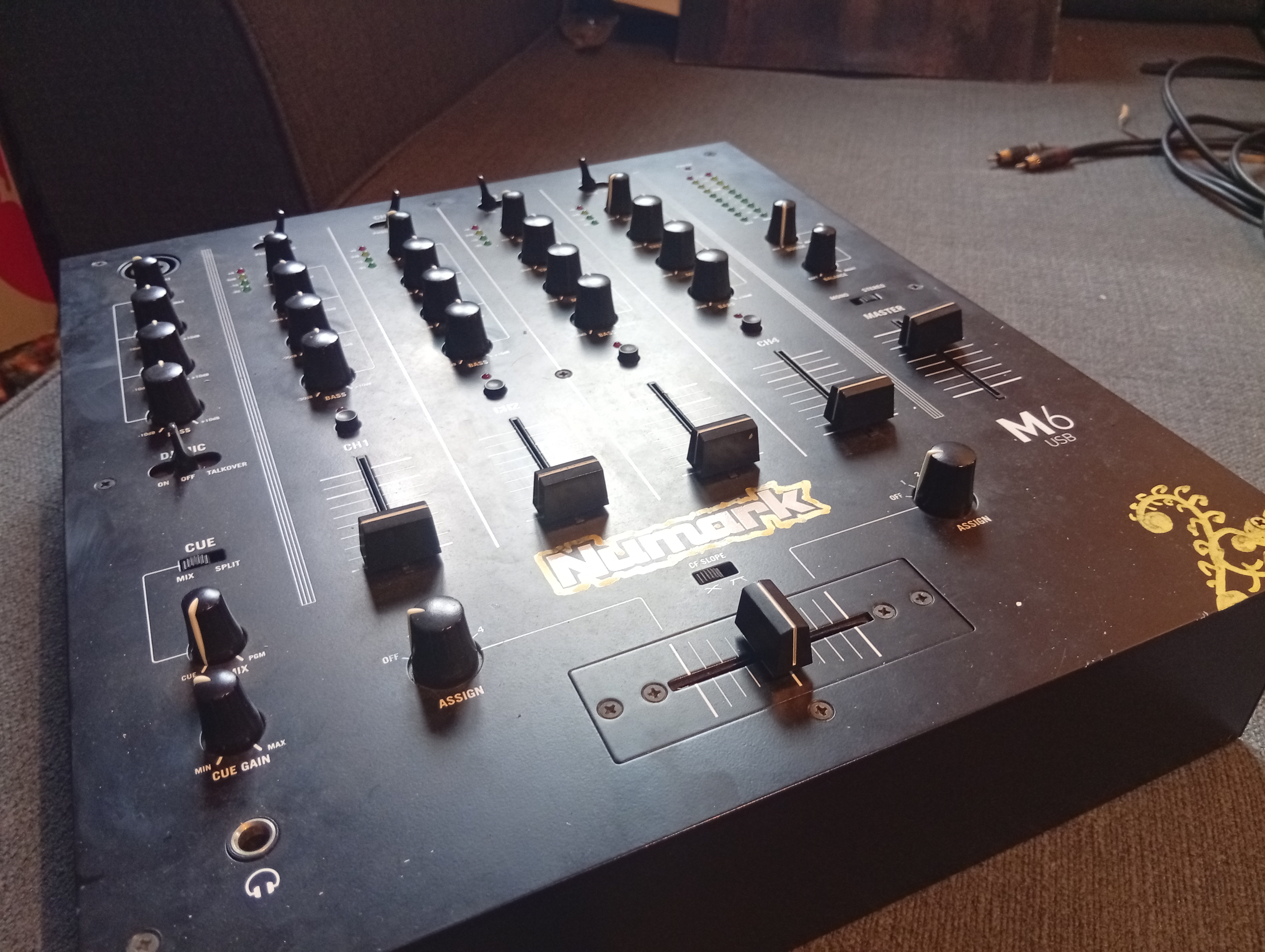 Vends table de mixage Numark M6 USB