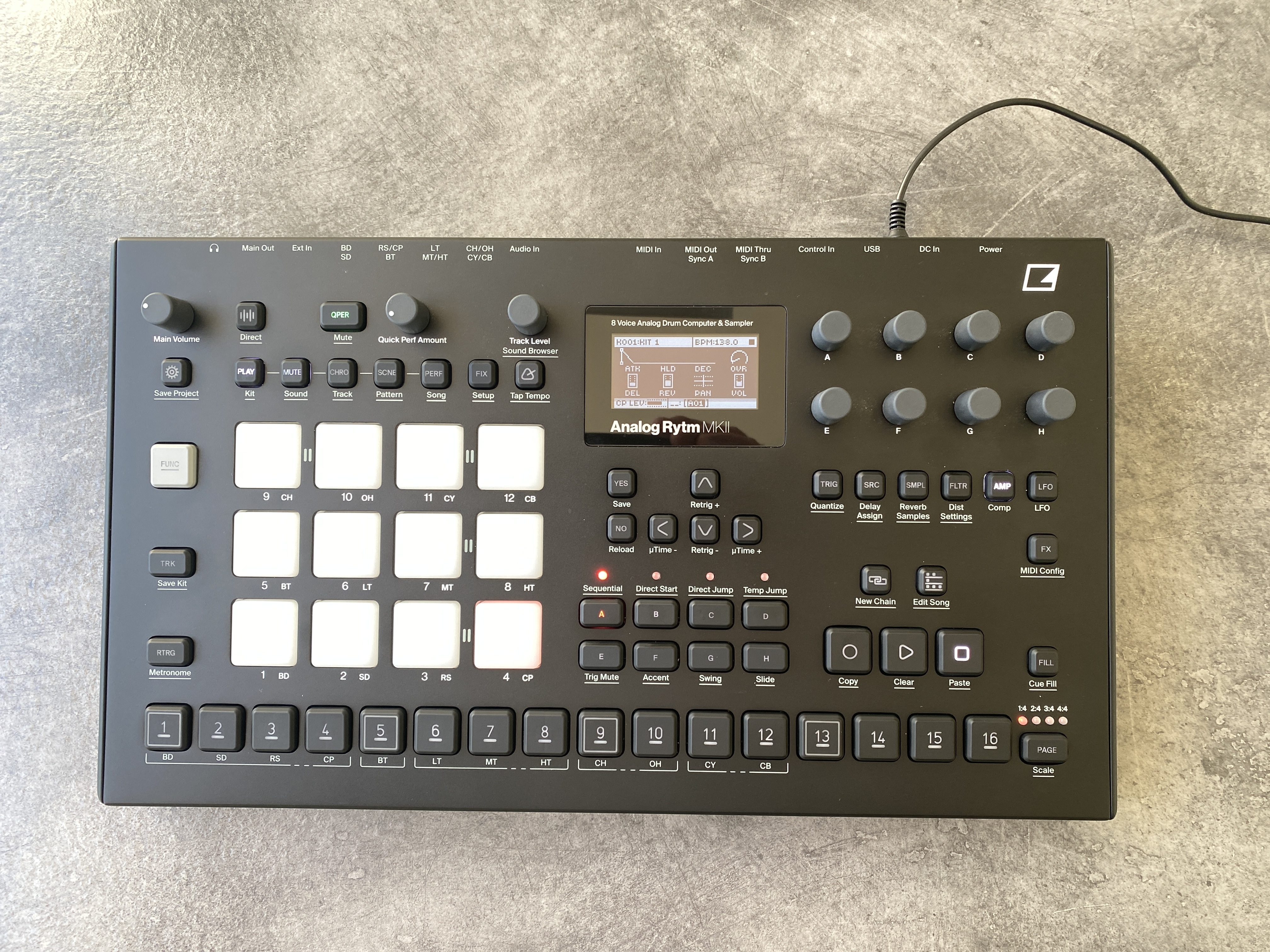 Vends Analog Rytm MK2 sous garantie Elektron