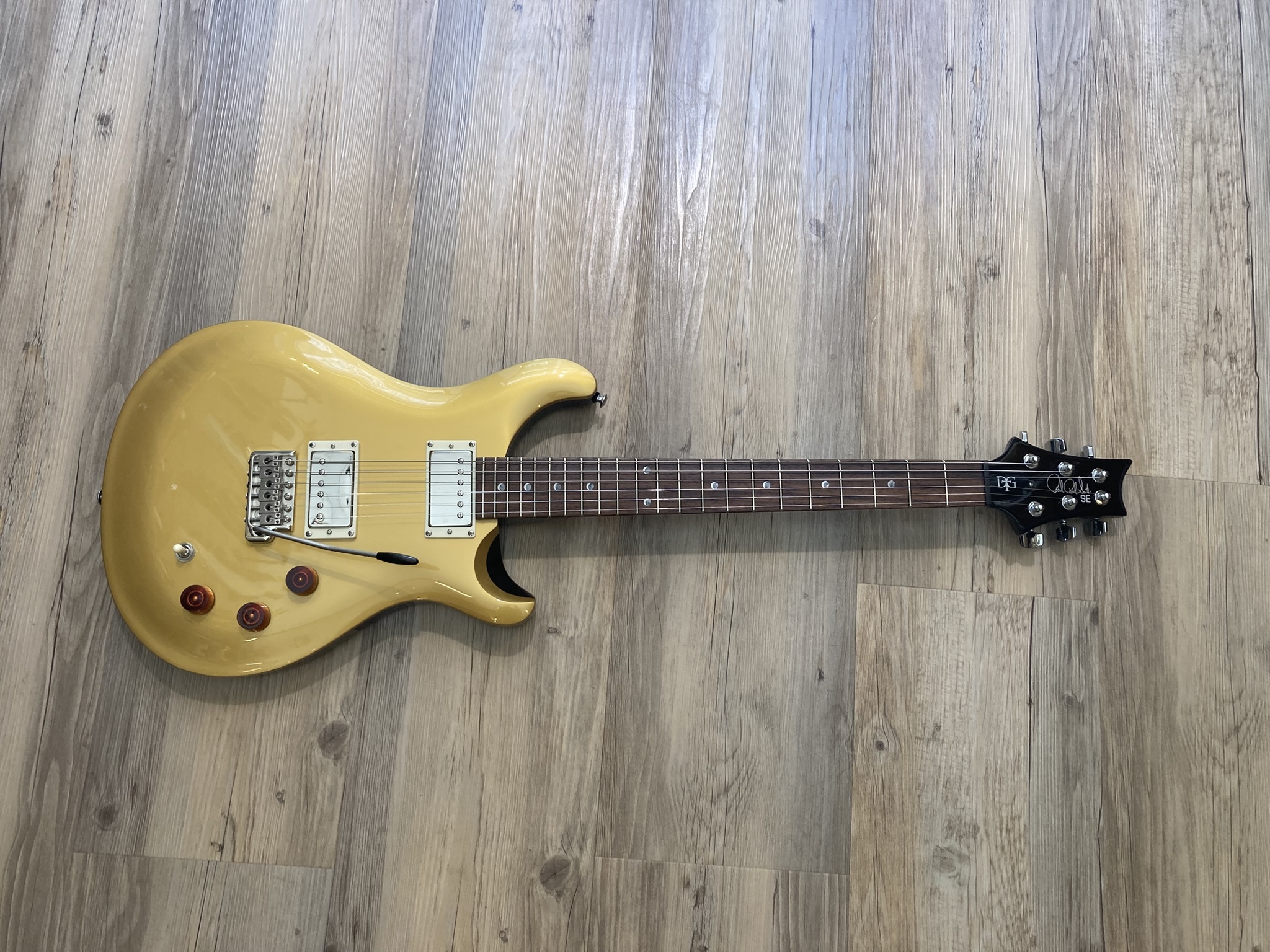 PRS - SE DGT Gold Top + Housse