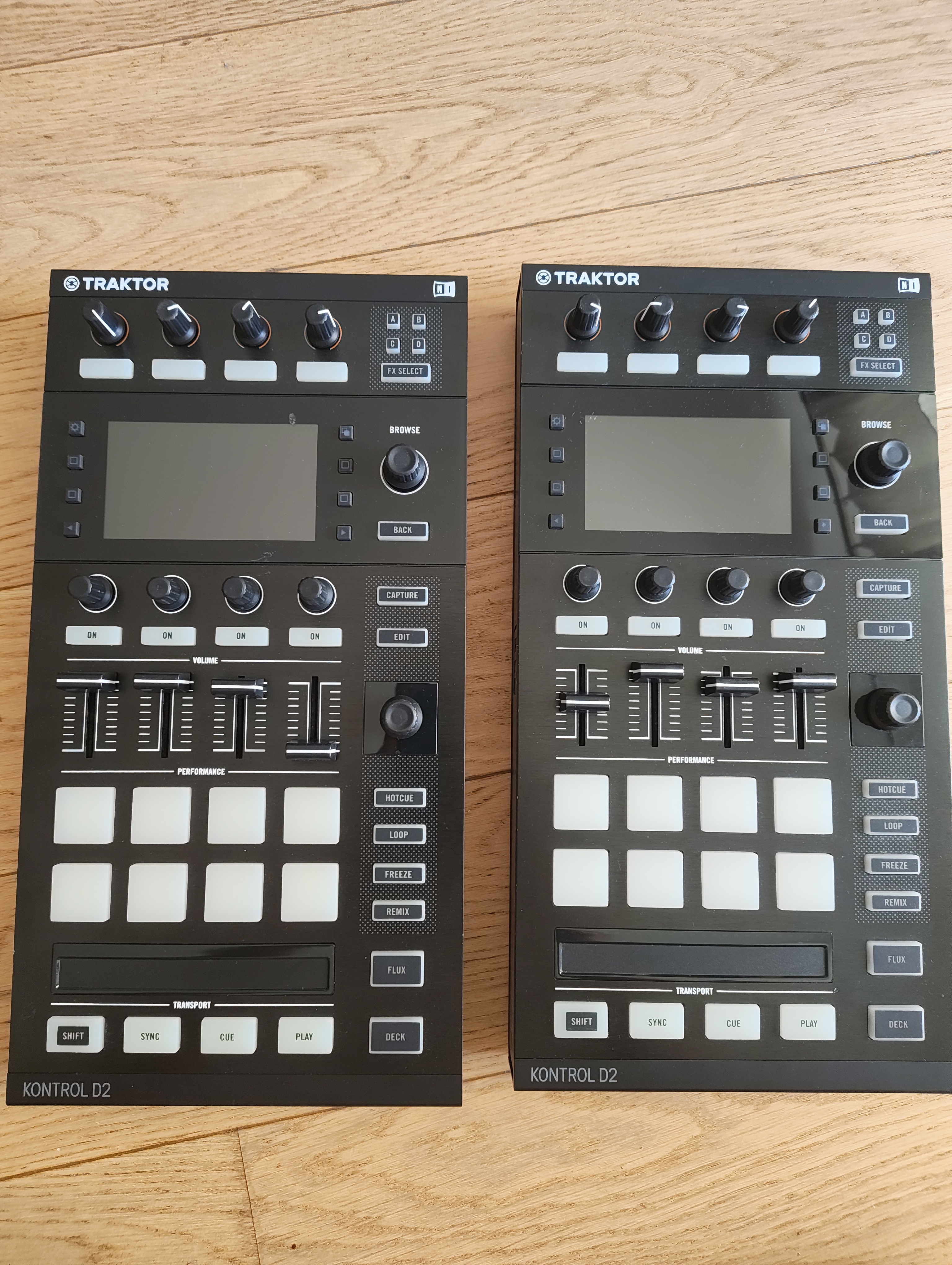 Vends 2 Ni Kontrol D2 TBE