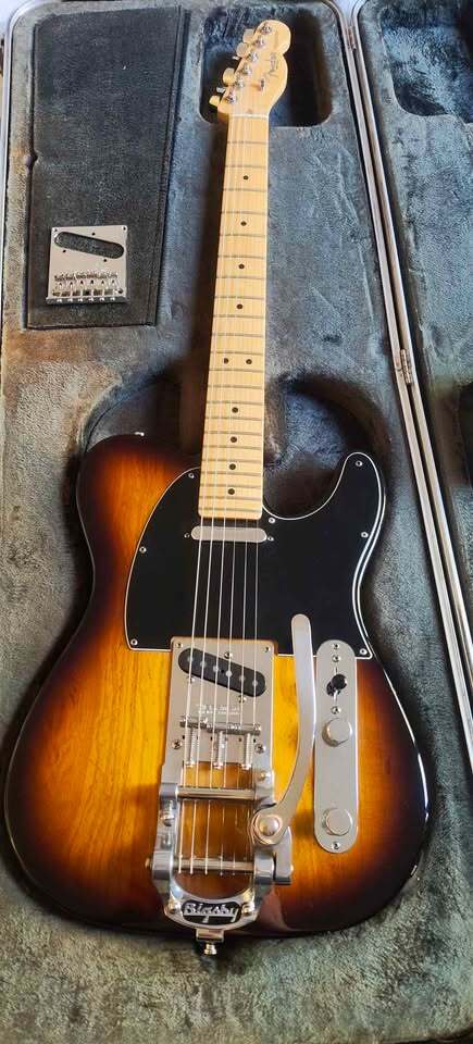 Superbe Guitare Fender American Standard Telecaster 2008 + Vibramate + vibrato Bigsby