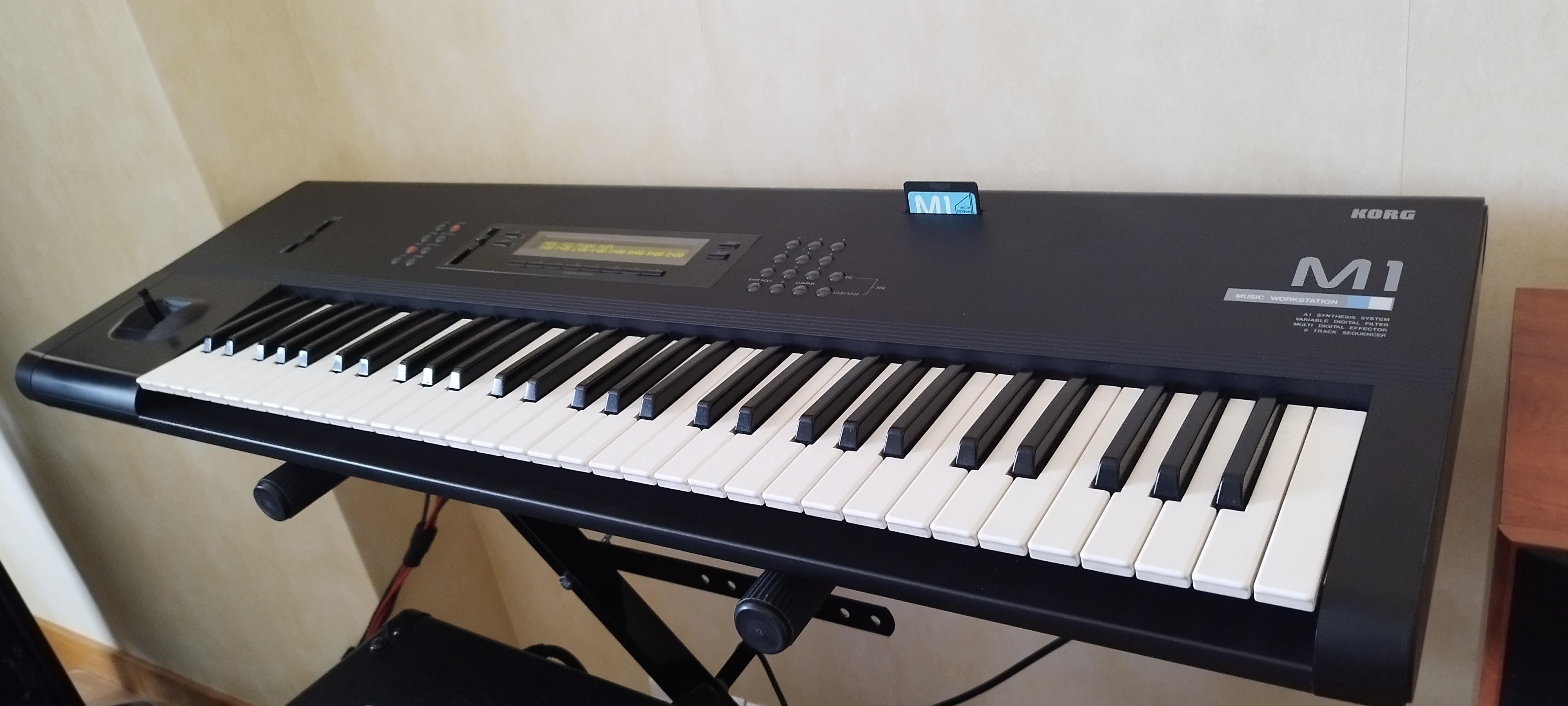  Korg M1 – Très bon état – Home studio – Fonctionnel (pile à prévoir)
