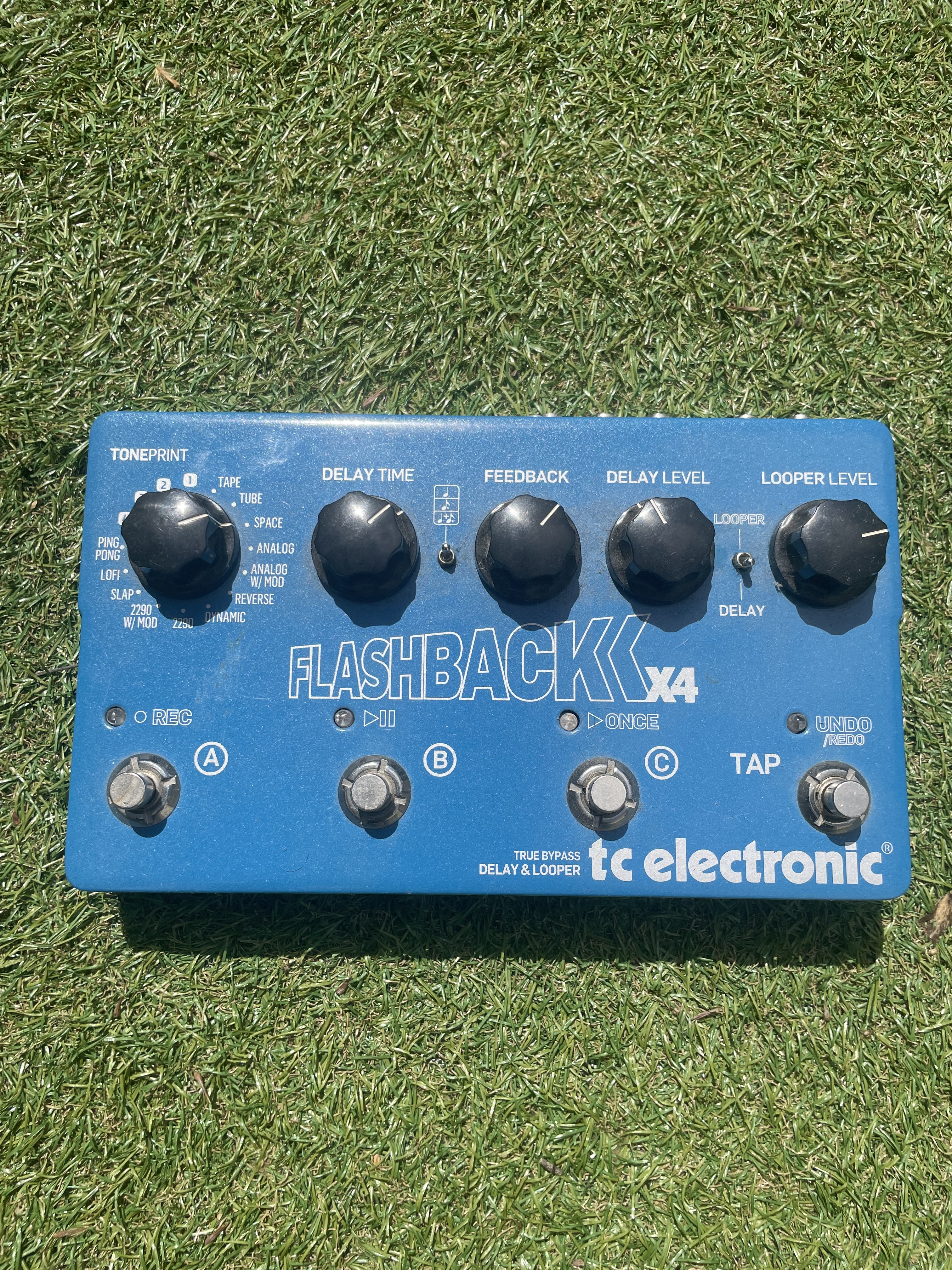 Vends TC Electronic Flashback x4