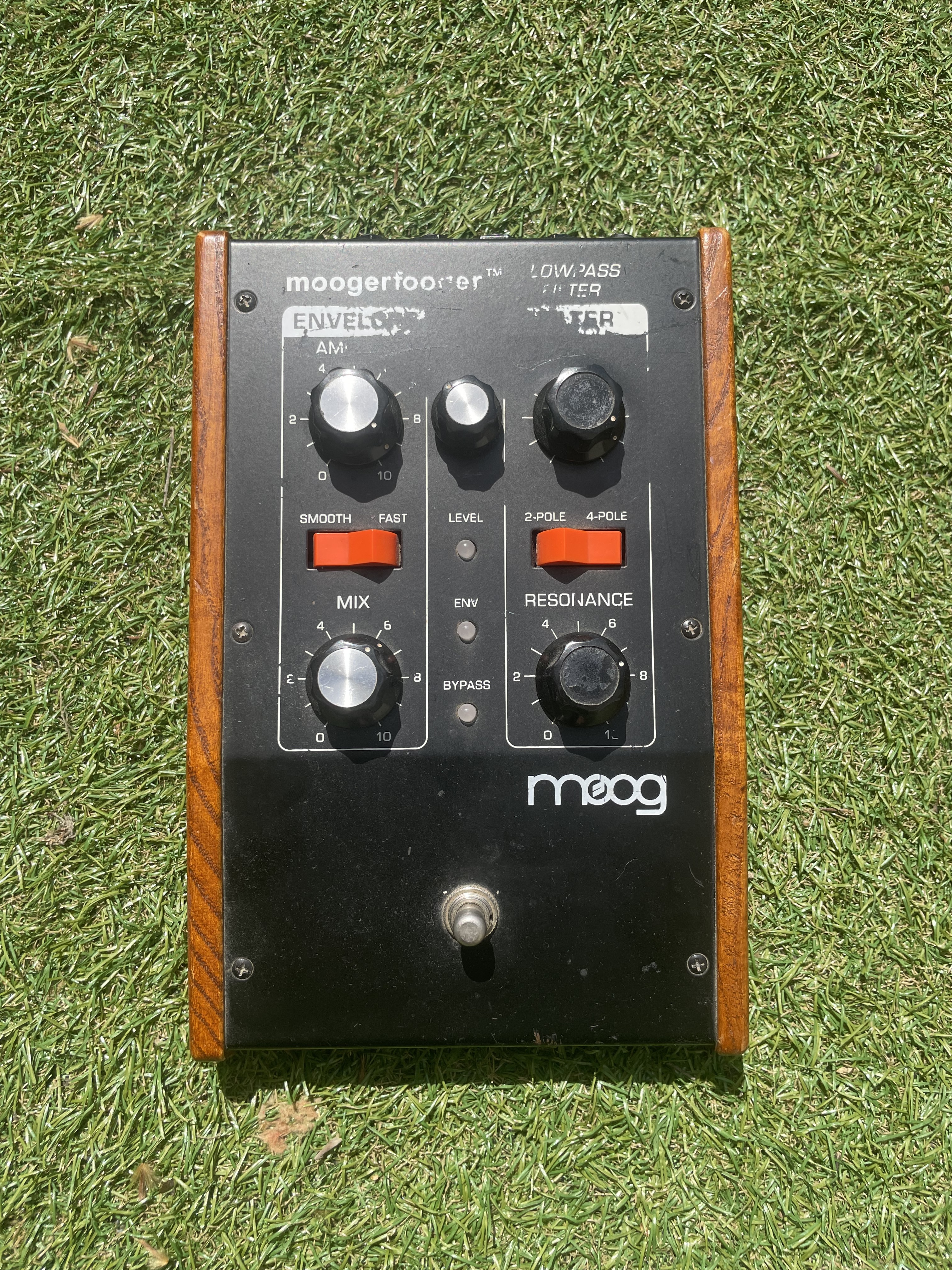 Vends Moog Moogerfooger Low Pass Filter