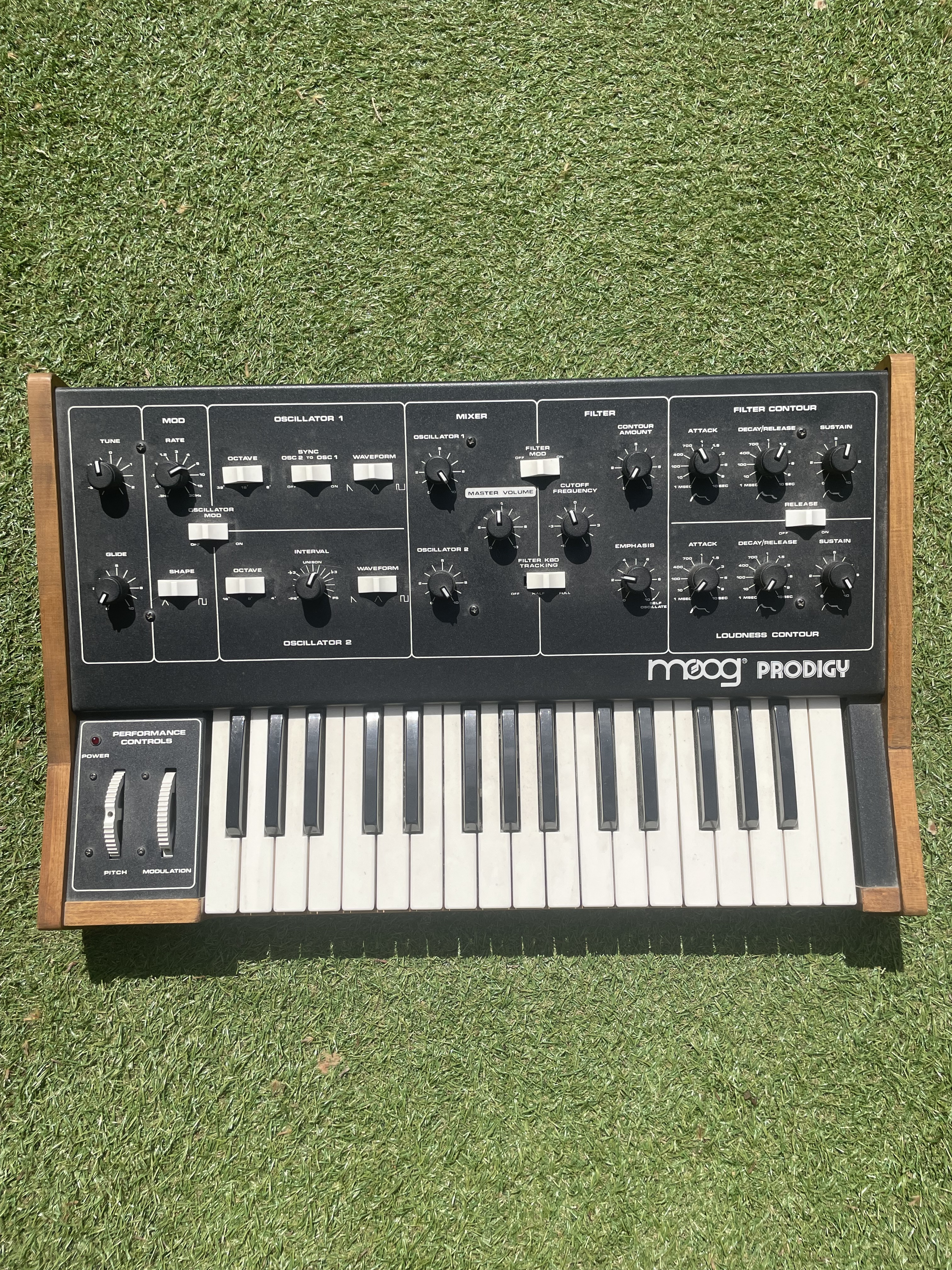 Vends Moog Prodigy