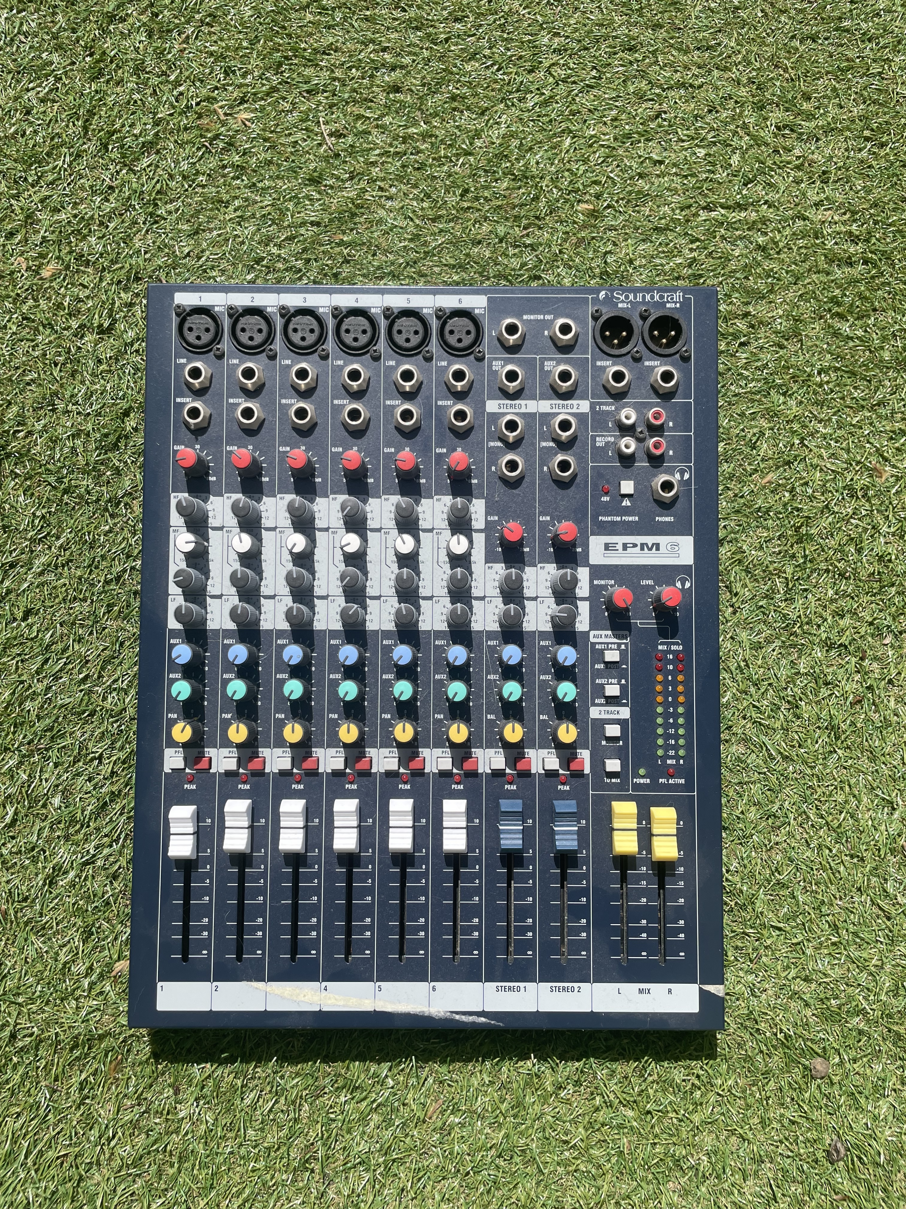 Vends Table mixage Soundcraft EPM6