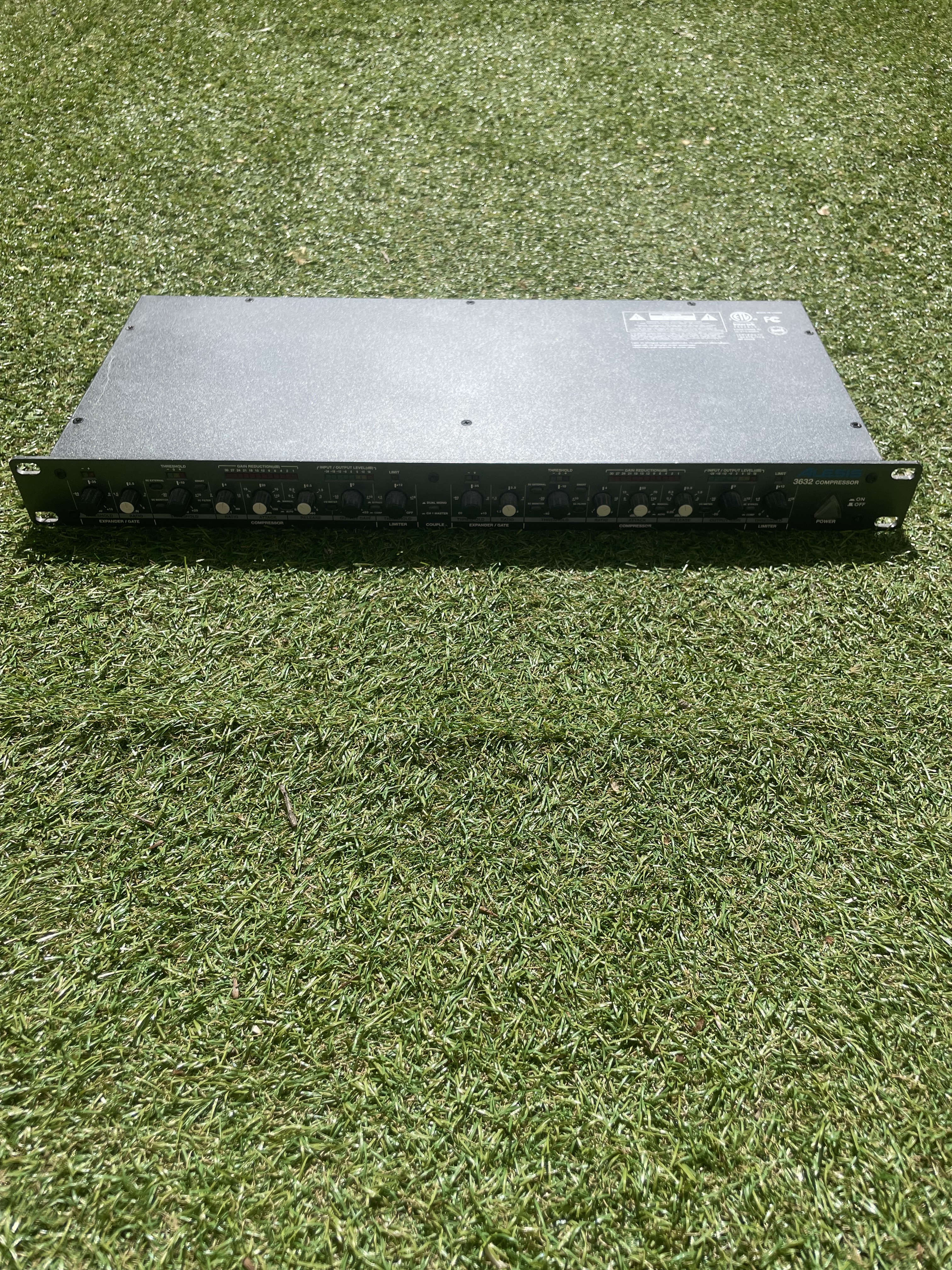 Vends Compresseur Alesis 3632