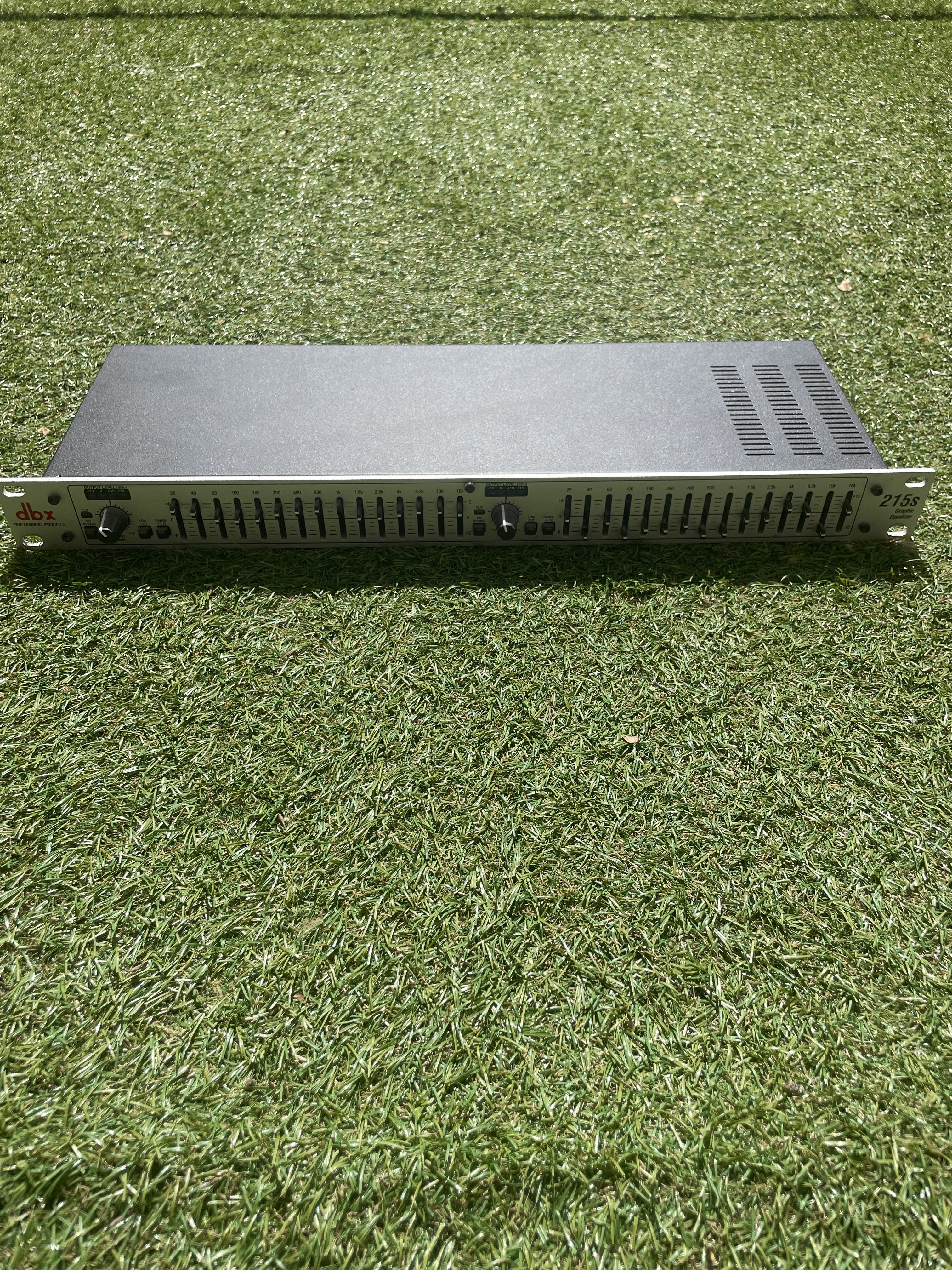 Vends EQ DBX 215s