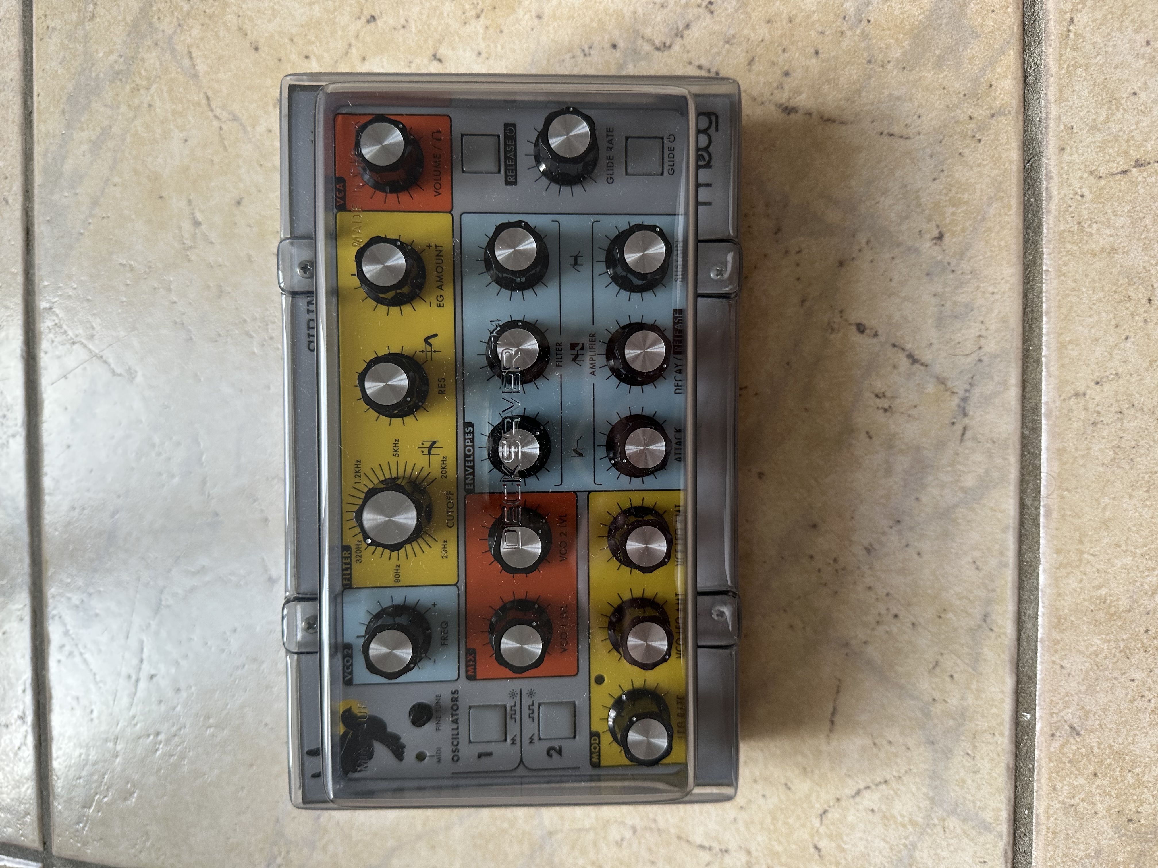 Synthétiseur Moog Sirin + Decksaver
