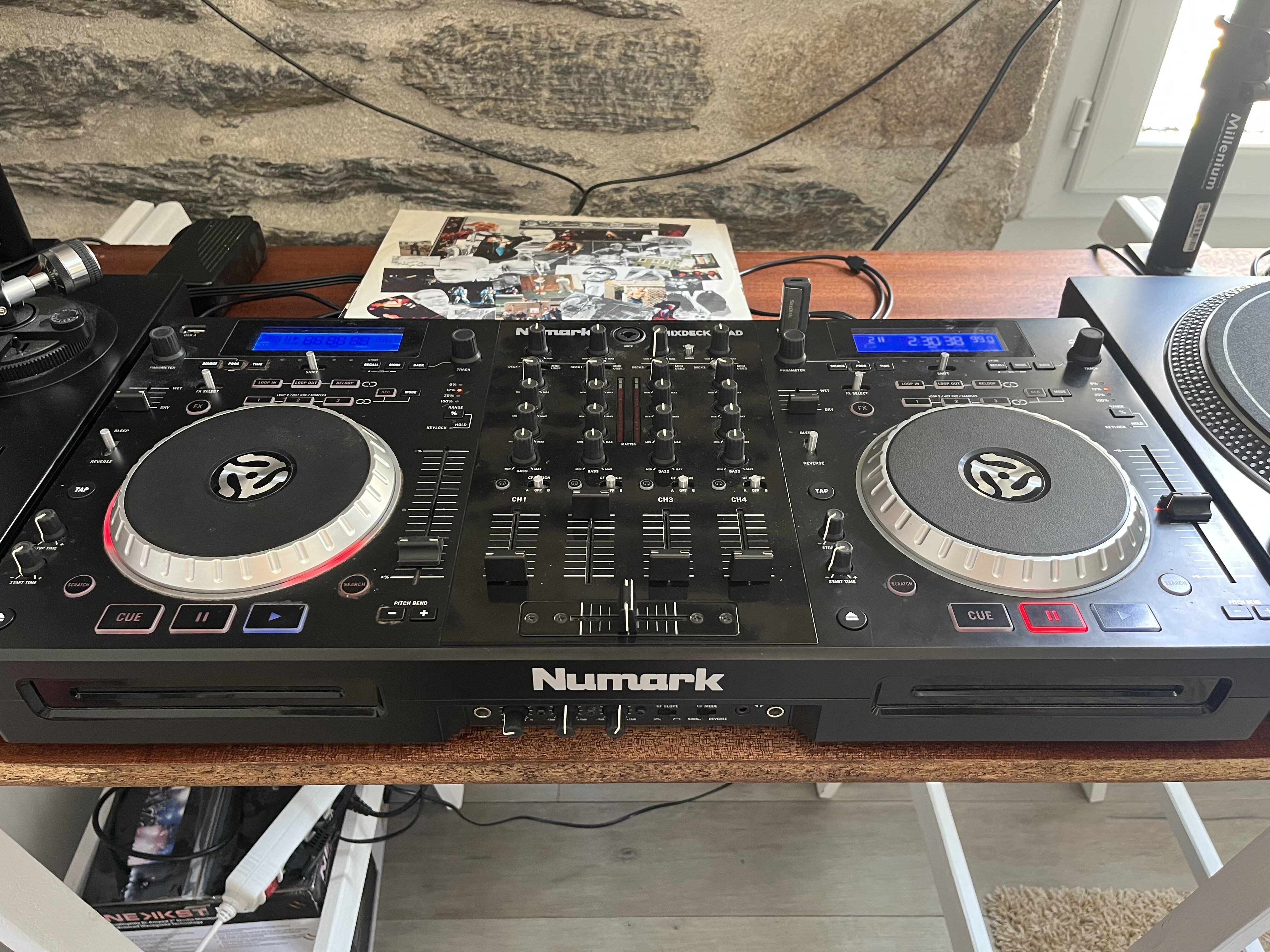 Contrôleur DJ Numark Mixdeck Quad