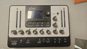 Vend ou échange liquid mix  focusrite. 