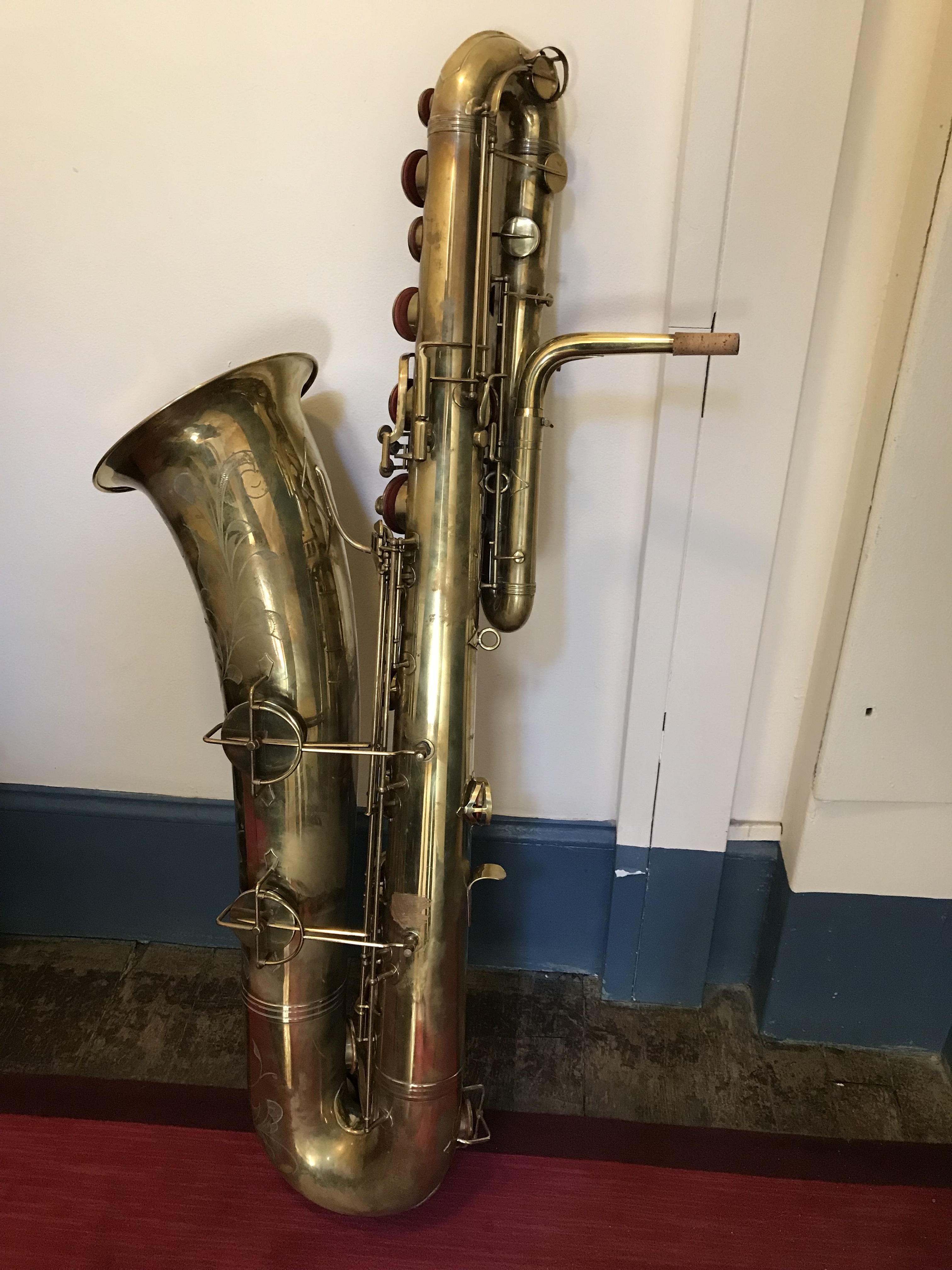 Saxophone basse Sib Beaugnier descendant au Fa – excellent état
