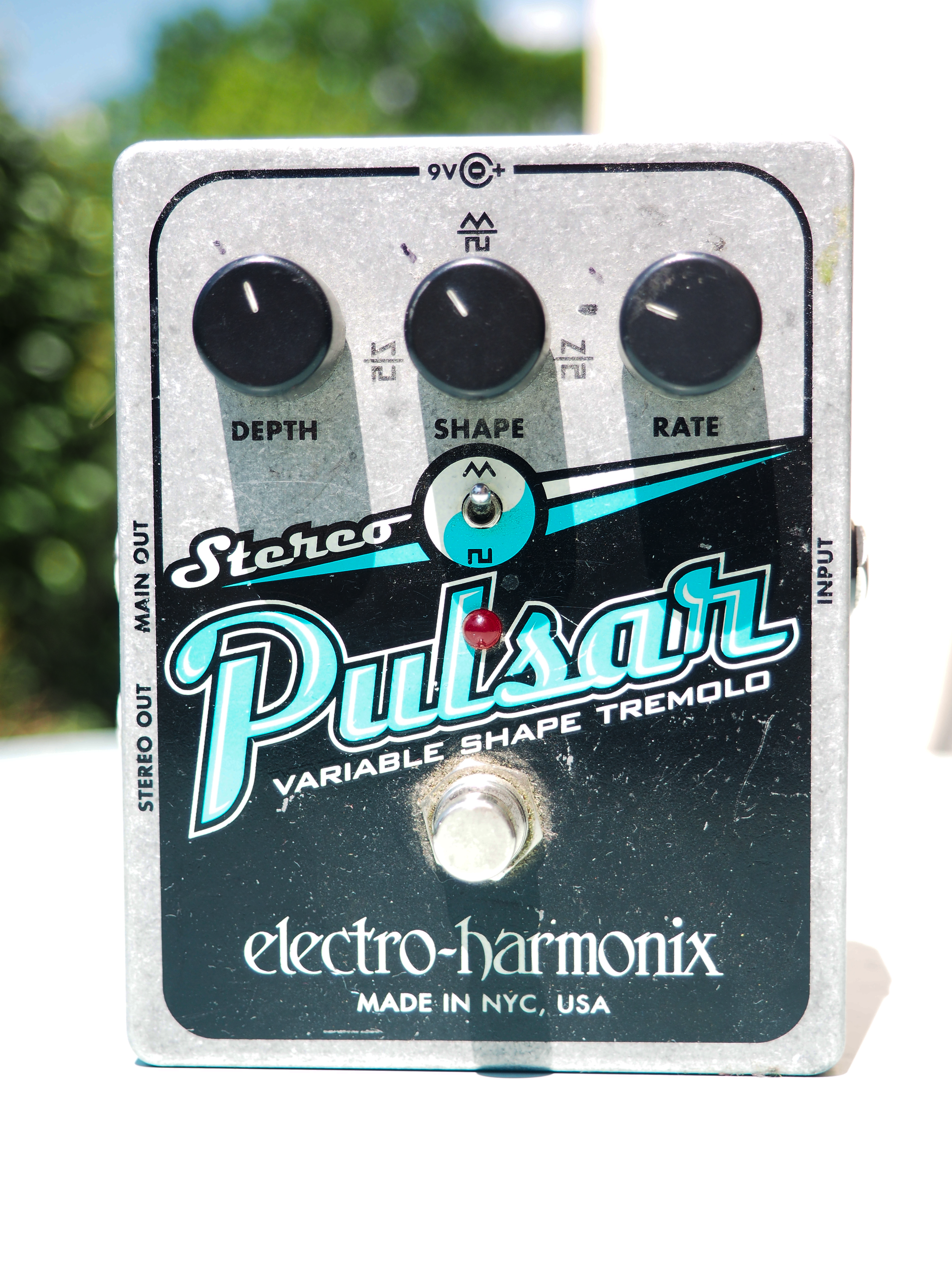 EHX Stereo Pulsar