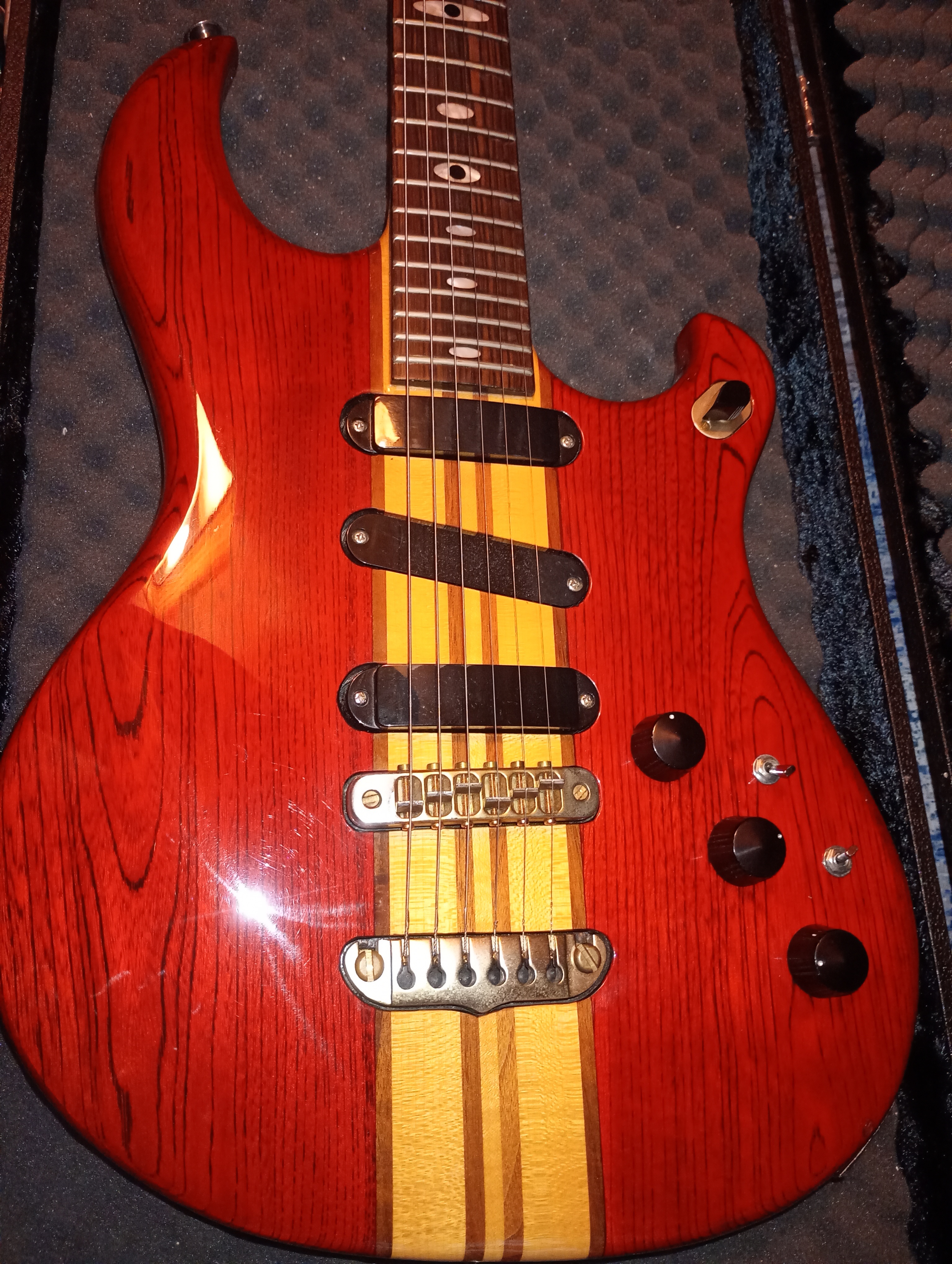 vends aria pro II RS850