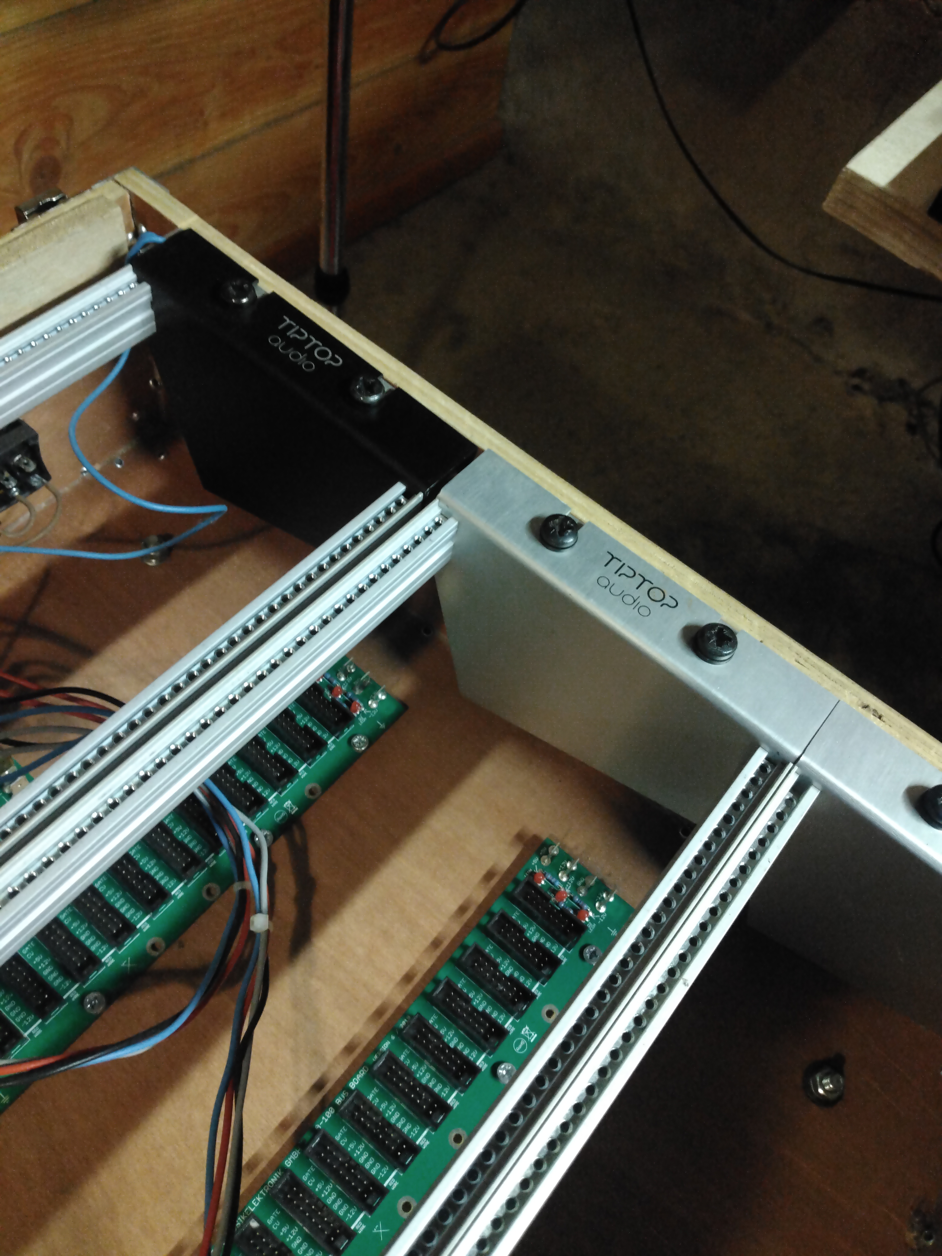 Z-ears + rails 84HP