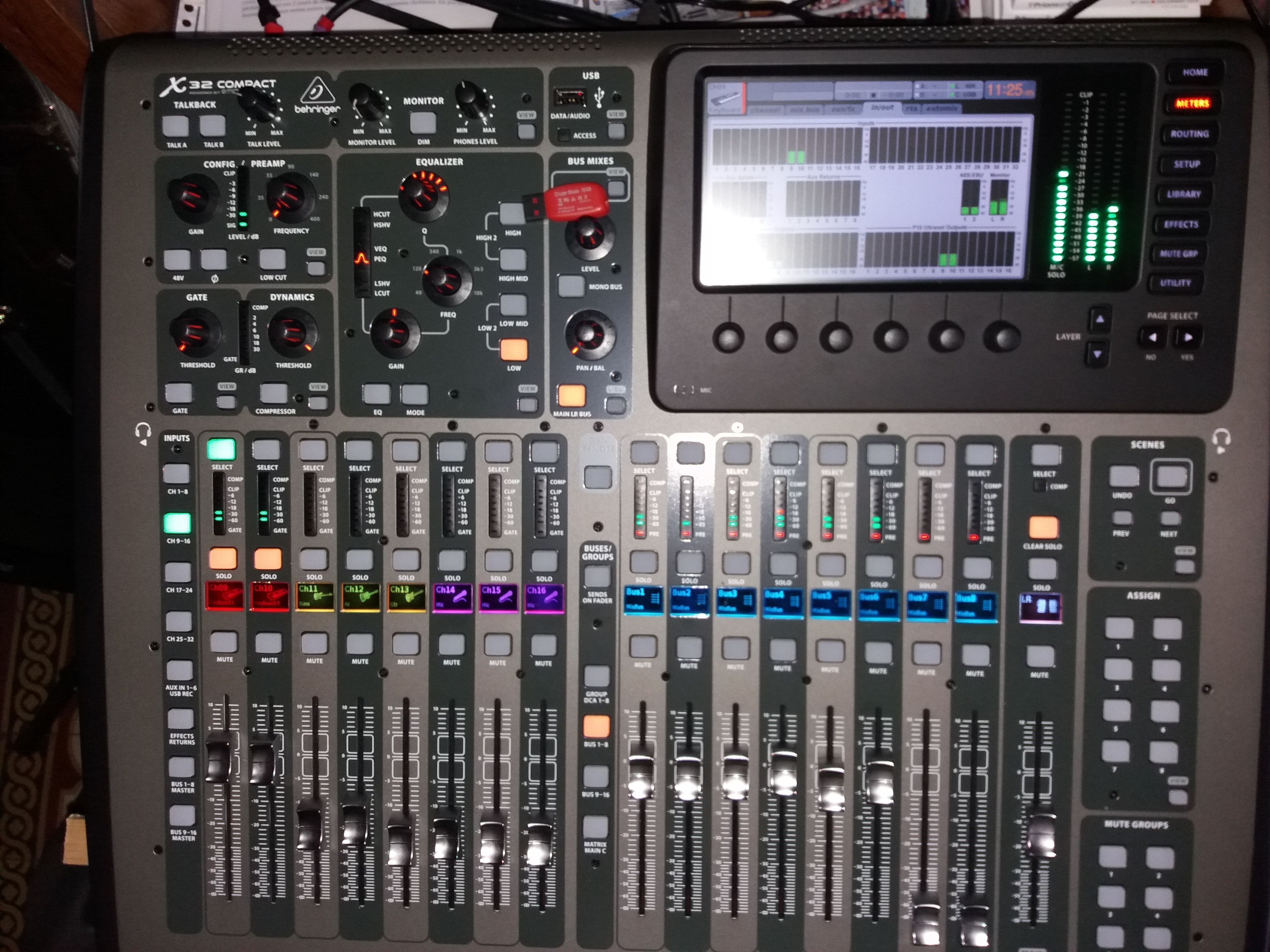 Behringer X32  en flight case + SD8 + S 16 en flight case